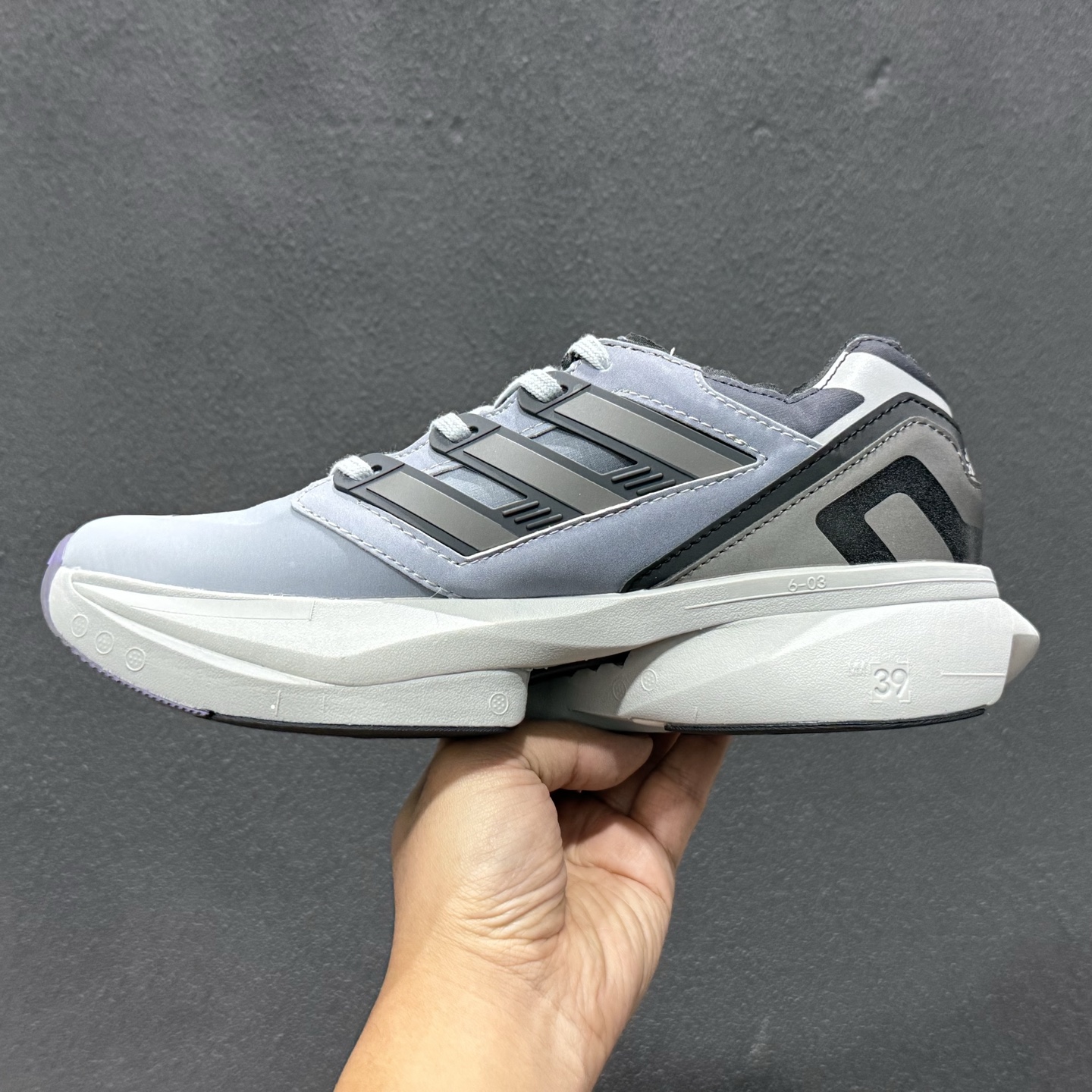 ADIDAS EQUIPMENT ADIOS PRO 舒适百搭防滑耐磨 阿迪达斯 低帮跑步鞋 JQ3270-111 ADIDAS EQUIPMENT ADIOS PRO 舒适百搭防滑耐磨 阿迪达斯 低帮跑步鞋 JQ3270-111