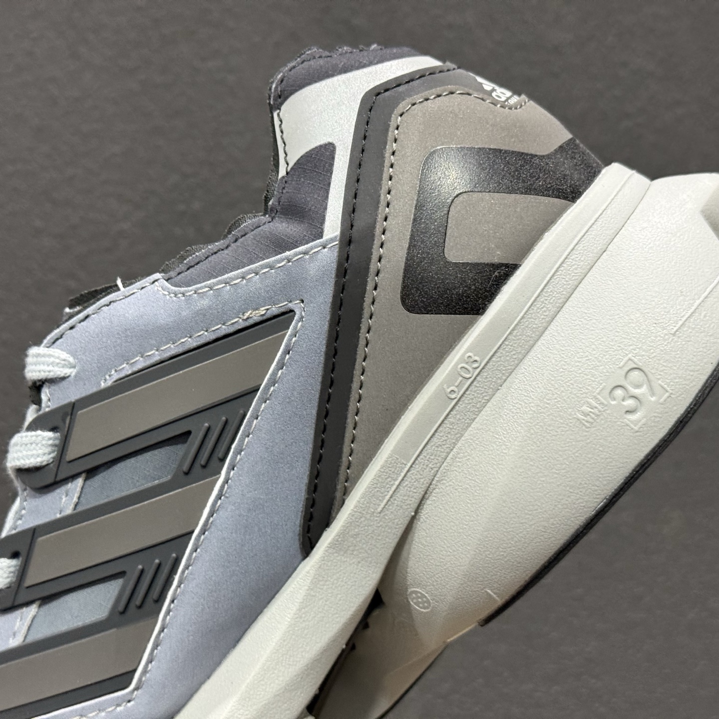 ADIDAS EQUIPMENT ADIOS PRO 舒适百搭防滑耐磨 阿迪达斯 低帮跑步鞋 JQ3270-111 ADIDAS EQUIPMENT ADIOS PRO 舒适百搭防滑耐磨 阿迪达斯 低帮跑步鞋 JQ3270-111