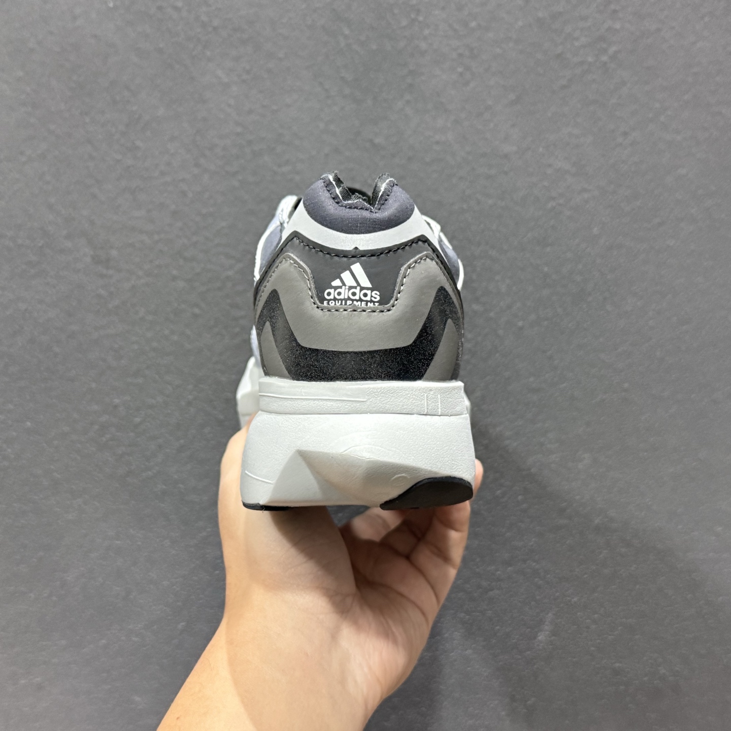 ADIDAS EQUIPMENT ADIOS PRO 舒适百搭防滑耐磨 阿迪达斯 低帮跑步鞋 JQ3270-111 ADIDAS EQUIPMENT ADIOS PRO 舒适百搭防滑耐磨 阿迪达斯 低帮跑步鞋 JQ3270-111