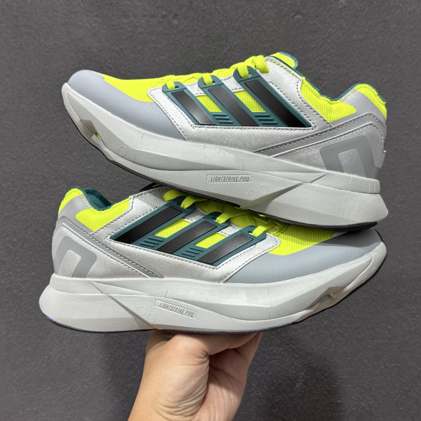 ADIDAS EQUIPMENT ADIOS PRO 舒适百搭防滑耐磨 阿迪达斯 低帮跑步鞋 JR1166-111