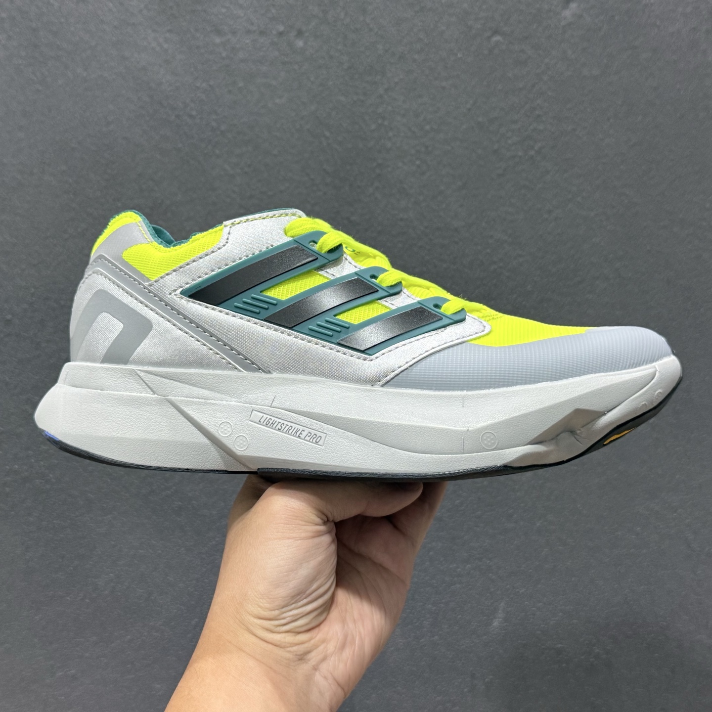 ADIDAS EQUIPMENT ADIOS PRO 舒适百搭防滑耐磨 阿迪达斯 低帮跑步鞋 JR1166-111