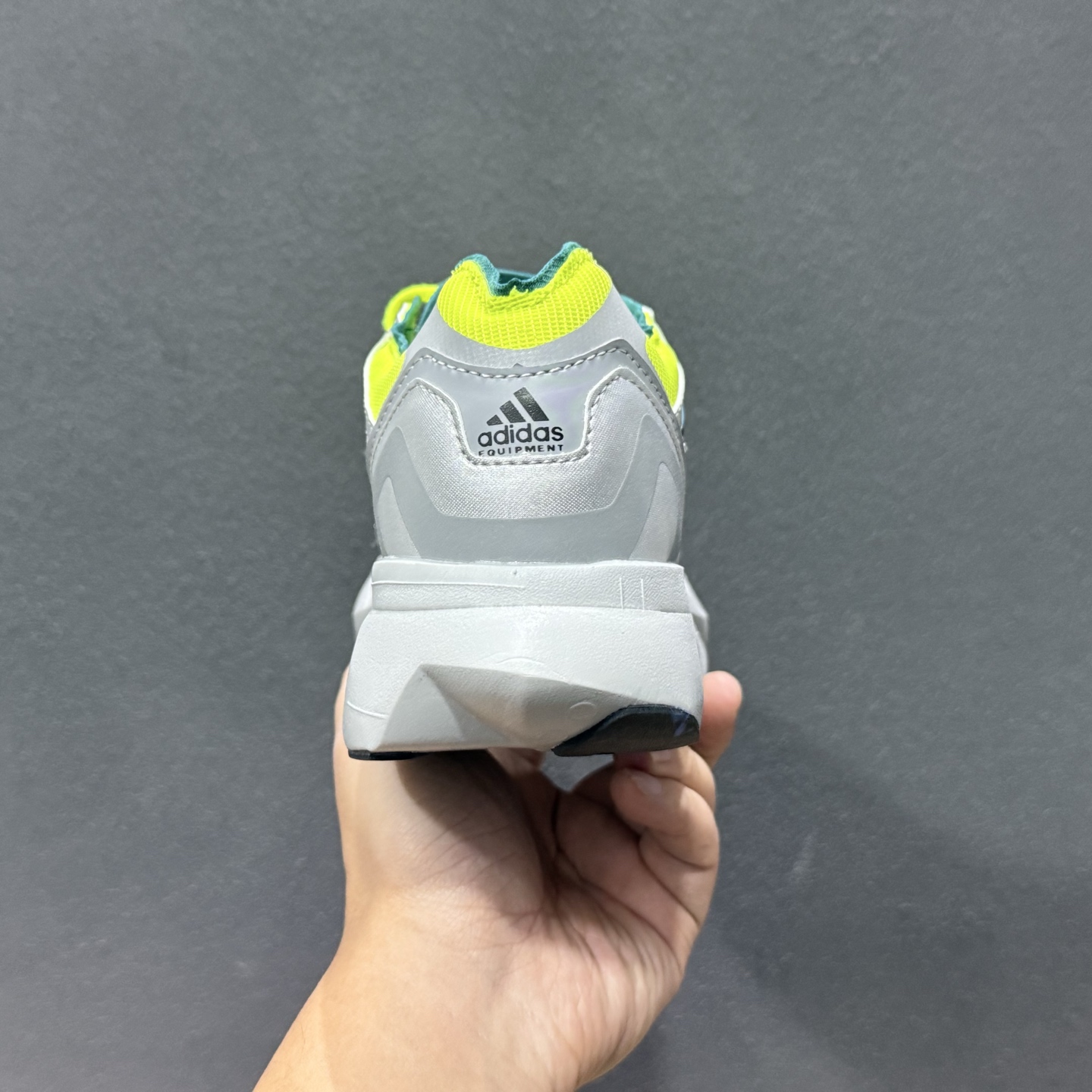 ADIDAS EQUIPMENT ADIOS PRO 舒适百搭防滑耐磨 阿迪达斯 低帮跑步鞋 JR1166-111