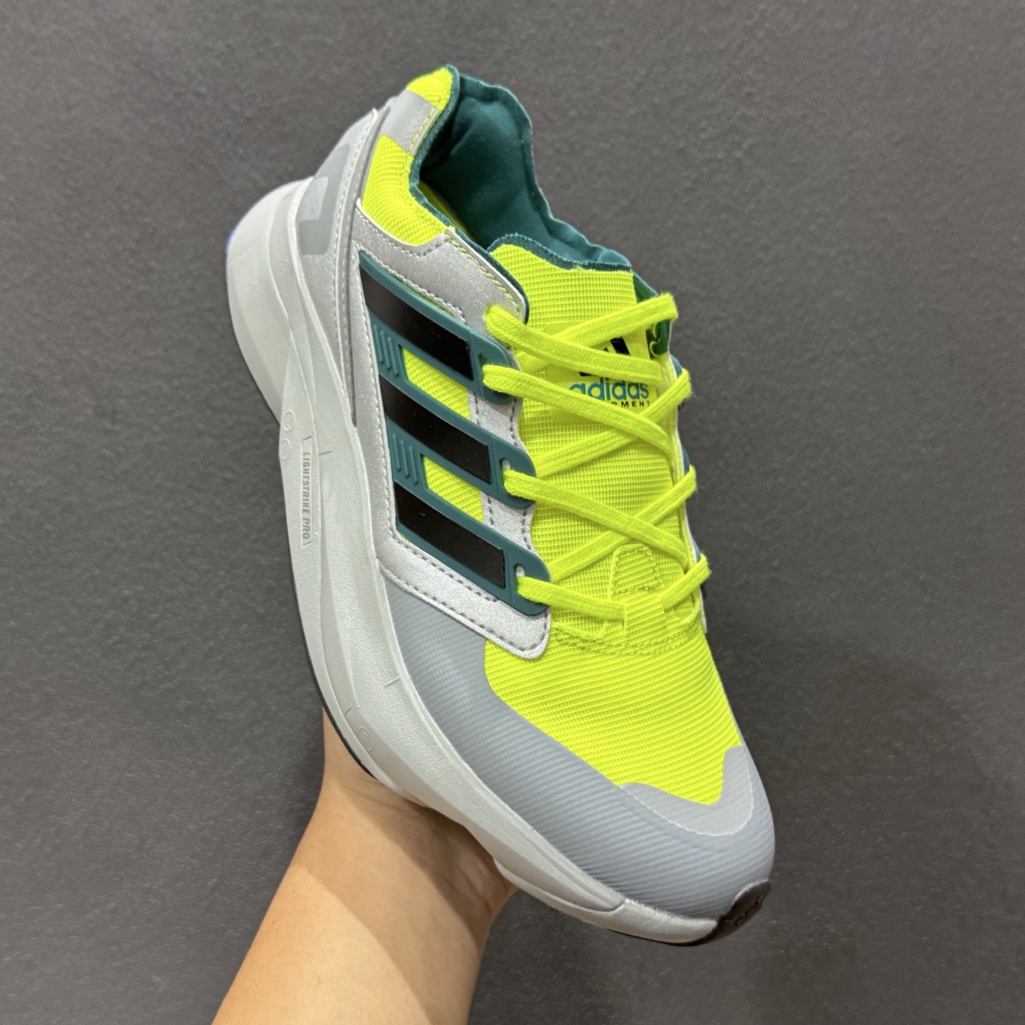 ADIDAS EQUIPMENT ADIOS PRO 舒适百搭防滑耐磨 阿迪达斯 低帮跑步鞋 JR1166-111