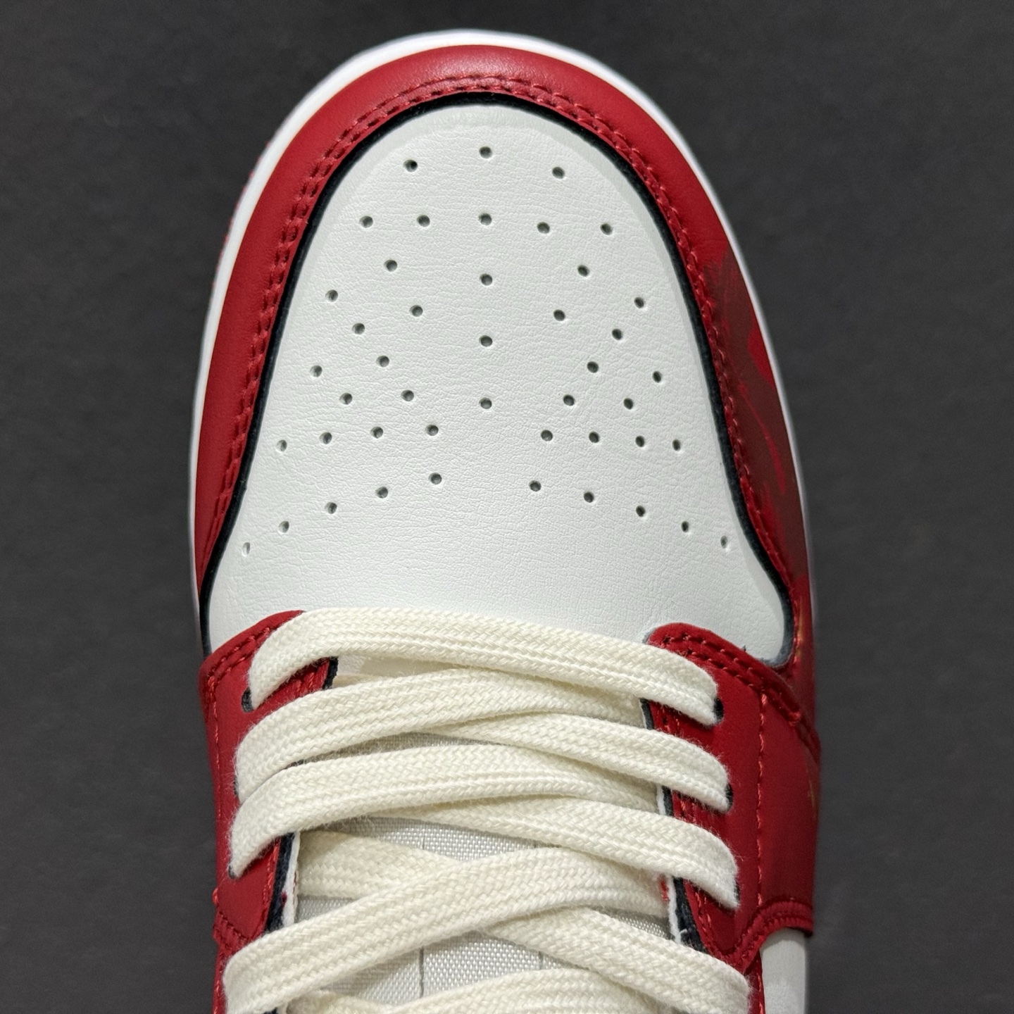 新版出货 乔丹 Air Jordan 1 AJ1经典复古经典低帮百搭文化篮球鞋 553558-166 新版出货 乔丹 Air Jordan 1 AJ1经典复古经典低帮百搭文化篮球鞋 553558-166