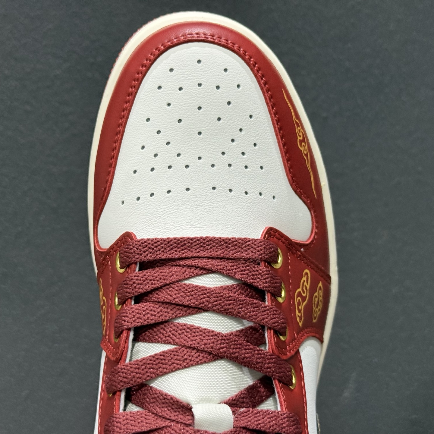 220 独家实拍Air Jordan 1 Mid AJ1 乔1马年限定 中邦文化休闲板鞋 DQ8426-105-Chinese UA Cheap High Quatity Brand Clothes Bags handbags Sneakers wholesale wholesaler seller from China Factory suppliers Fashion Clothing Shoes best Quality Beautiful Price 220 独家实拍Air Jordan 1 Mid AJ1 乔1马年限定 中邦文化休闲板鞋 DQ8426-105
