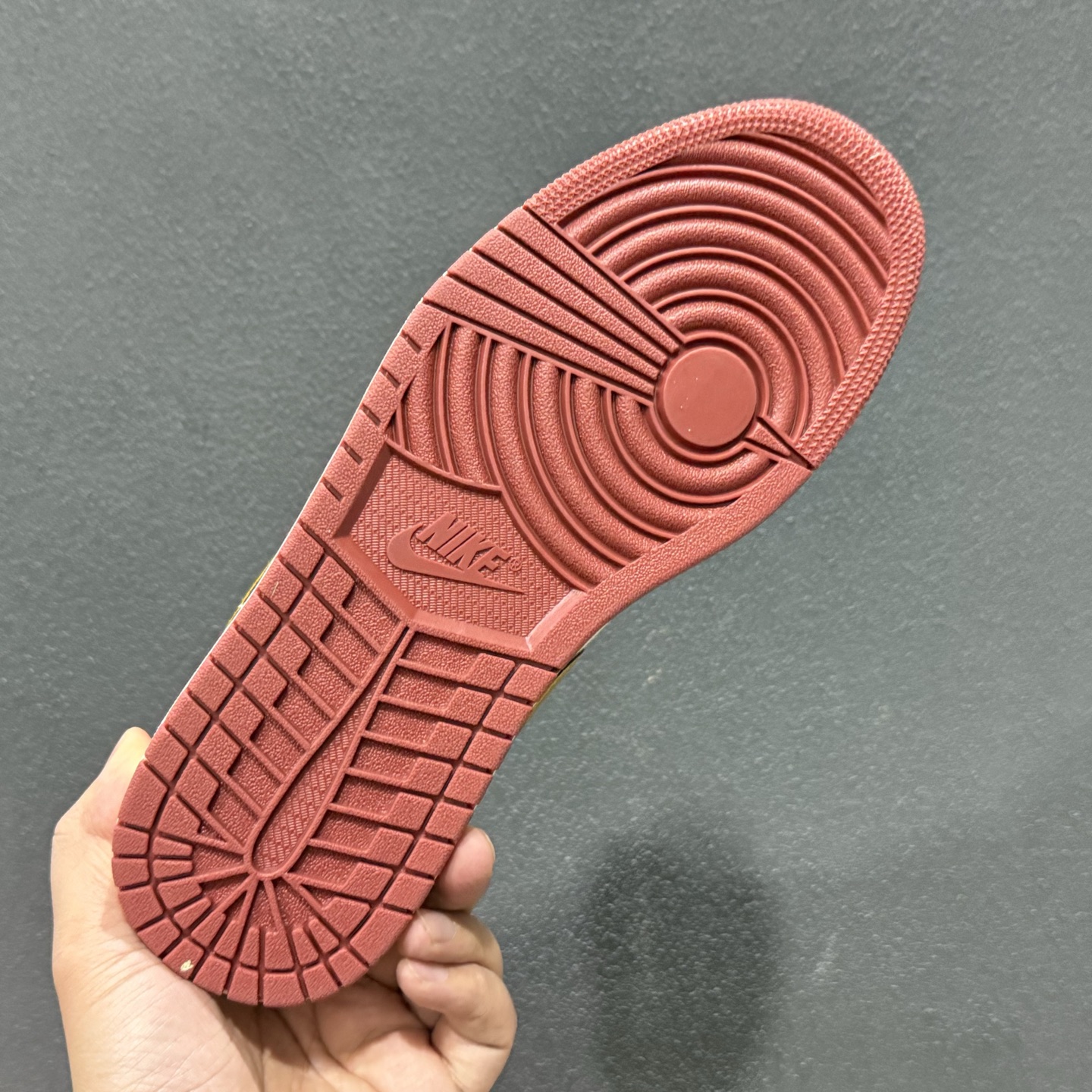 220 独家实拍Air Jordan 1 Mid AJ1 乔1马年限定 中邦文化休闲板鞋 DQ8426-105-Chinese UA Cheap High Quatity Brand Clothes Bags handbags Sneakers wholesale wholesaler seller from China Factory suppliers Fashion Clothing Shoes best Quality Beautiful Price 220 独家实拍Air Jordan 1 Mid AJ1 乔1马年限定 中邦文化休闲板鞋 DQ8426-105
