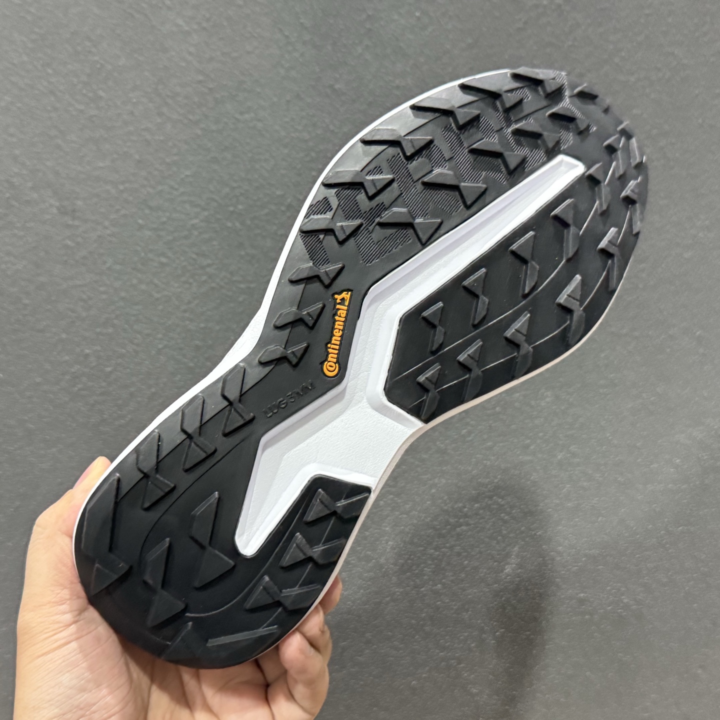 200 Adidas TERREX AGRAVIC LT 阿迪达斯 系带缓震轻质舒适百搭运动鞋 KK1869-620-Chinese UA Cheap High Quatity Brand Clothes Bags handbags Sneakers wholesale wholesaler seller from China Factory suppliers Fashion Clothing Shoes best Quality Beautiful Price 200 Adidas TERREX AGRAVIC LT 阿迪达斯 系带缓震轻质舒适百搭运动鞋 KK1869-620