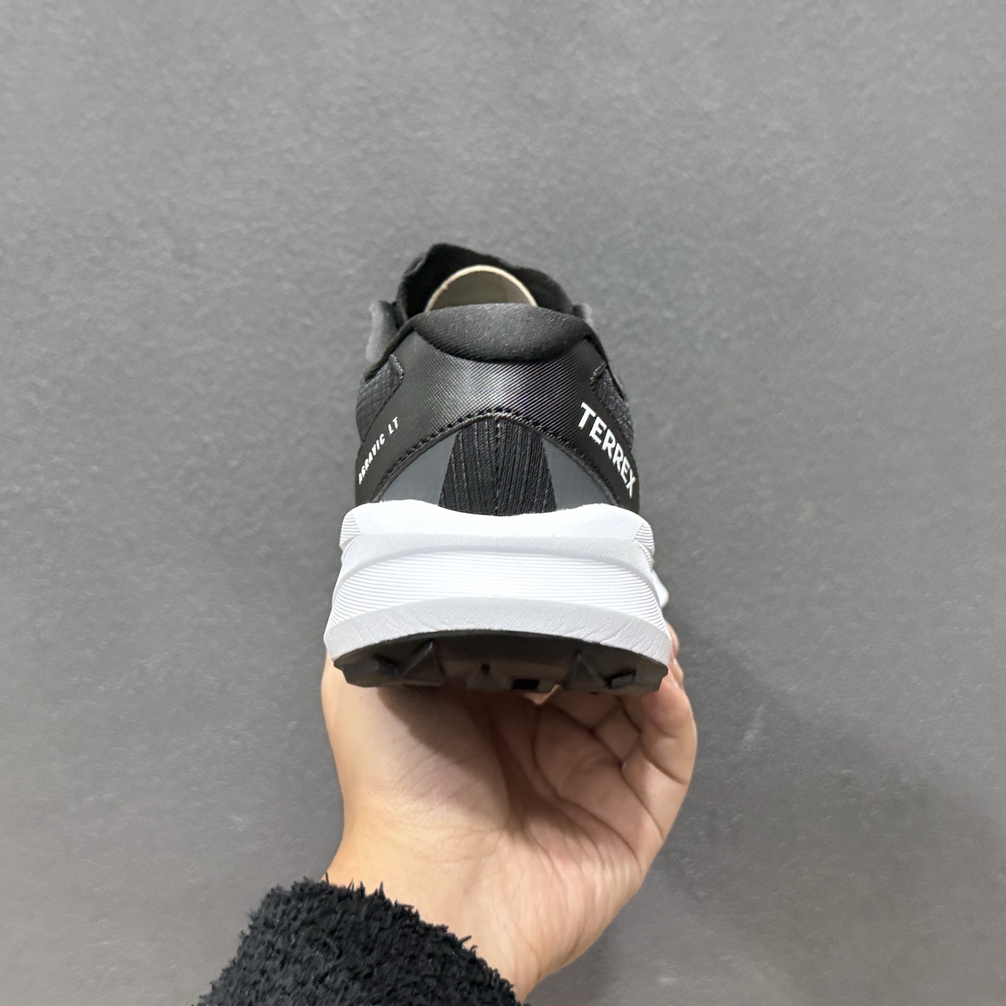 200 Adidas TERREX AGRAVIC LT 阿迪达斯 系带缓震轻质舒适百搭运动鞋 KK1869-620-Chinese UA Cheap High Quatity Brand Clothes Bags handbags Sneakers wholesale wholesaler seller from China Factory suppliers Fashion Clothing Shoes best Quality Beautiful Price 200 Adidas TERREX AGRAVIC LT 阿迪达斯 系带缓震轻质舒适百搭运动鞋 KK1869-620