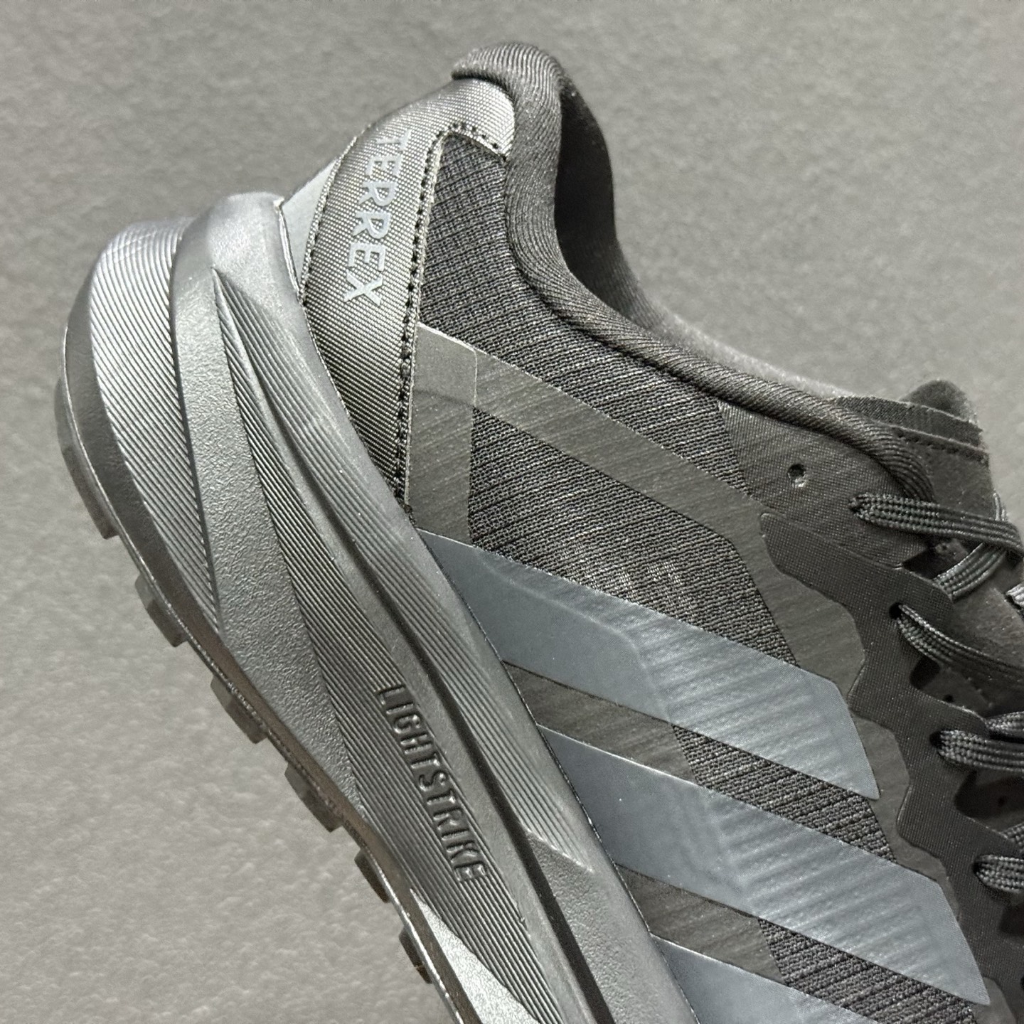 Adidas TERREX AGRAVIC LT 阿迪达斯 系带缓震轻质舒适百搭运动鞋 KK1870-620