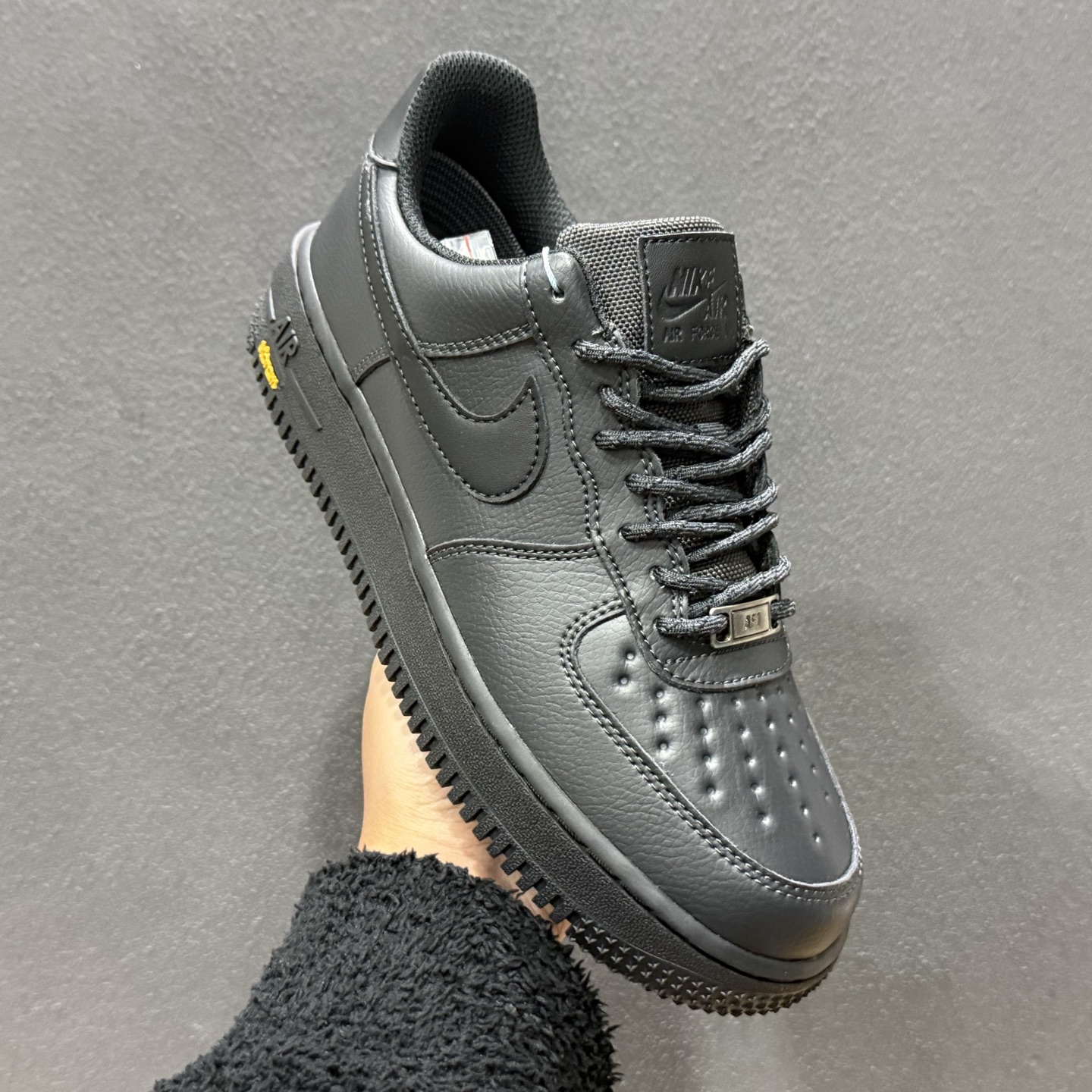 Nike Air Force 1'07 Low 空军一号低帮休闲板鞋 HV5953-001 Nike Air Force 1'07 Low 空军一号低帮休闲板鞋 HV5953-001