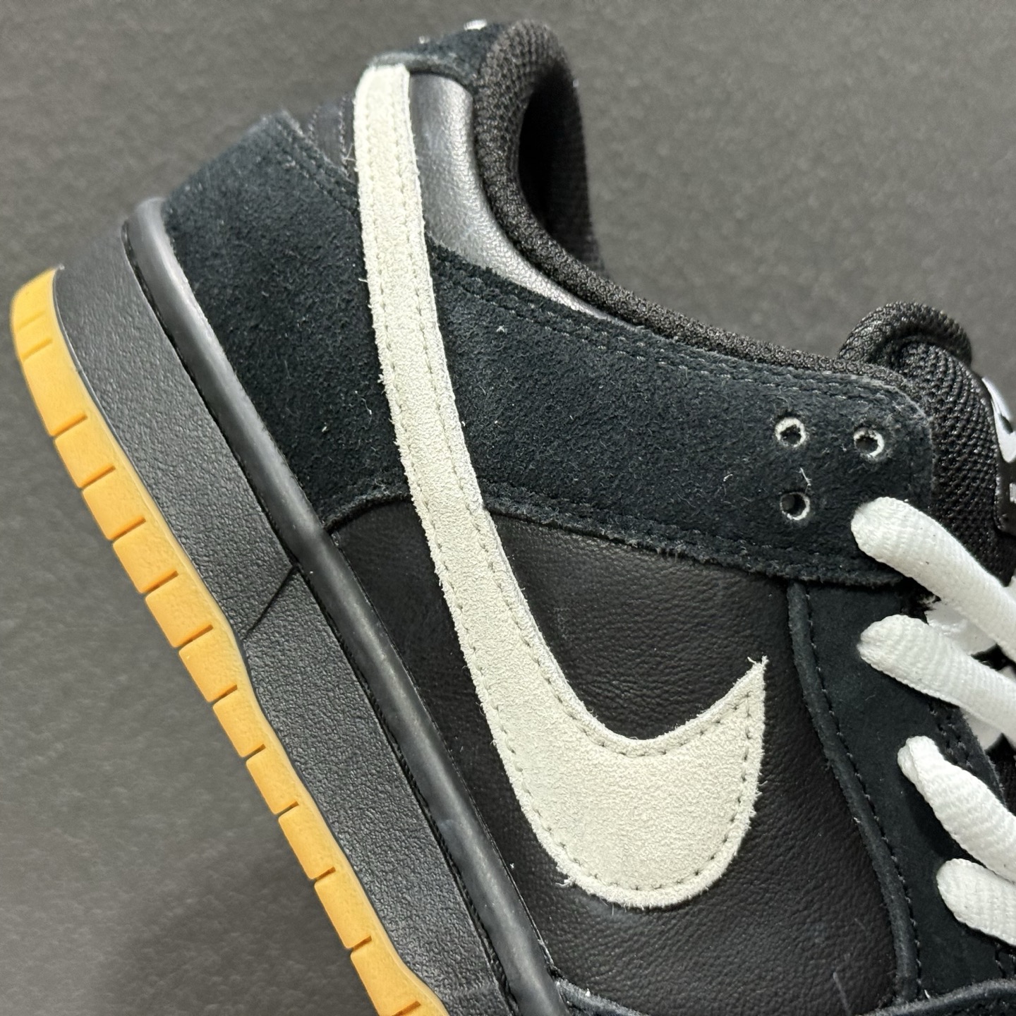 Nike Dunk SB LOW PRO “Black Suede/White/Gume” 黑白生胶 黑白棕 HF3704-003