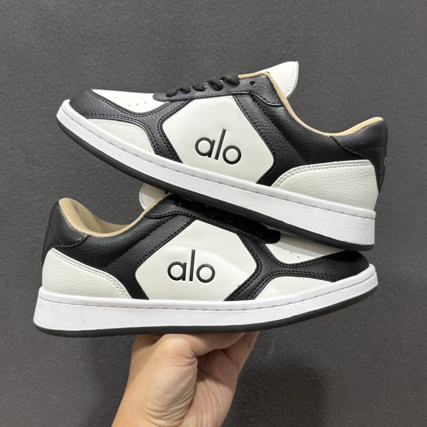 Alo Yoga Sunset Sneaker 徳训生活休闲鞋 26251