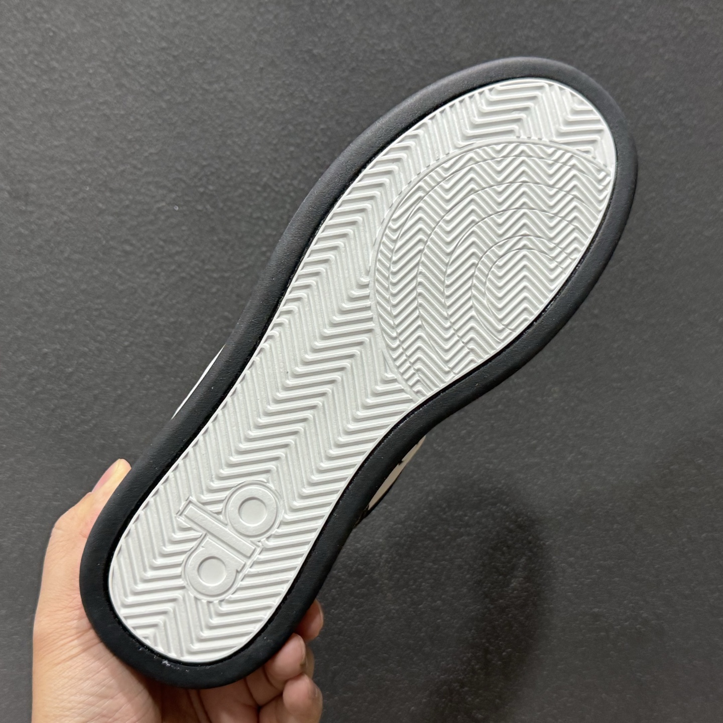 Alo Yoga Sunset Sneaker 徳训生活休闲鞋 26251