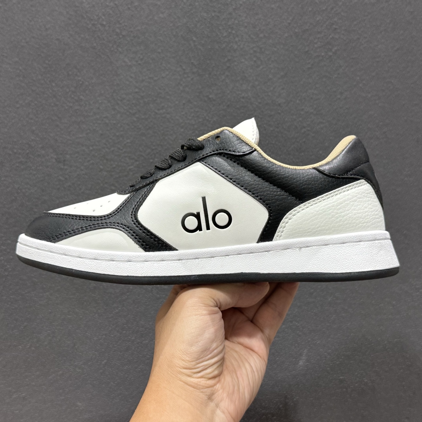 Alo Yoga Sunset Sneaker 徳训生活休闲鞋 26251