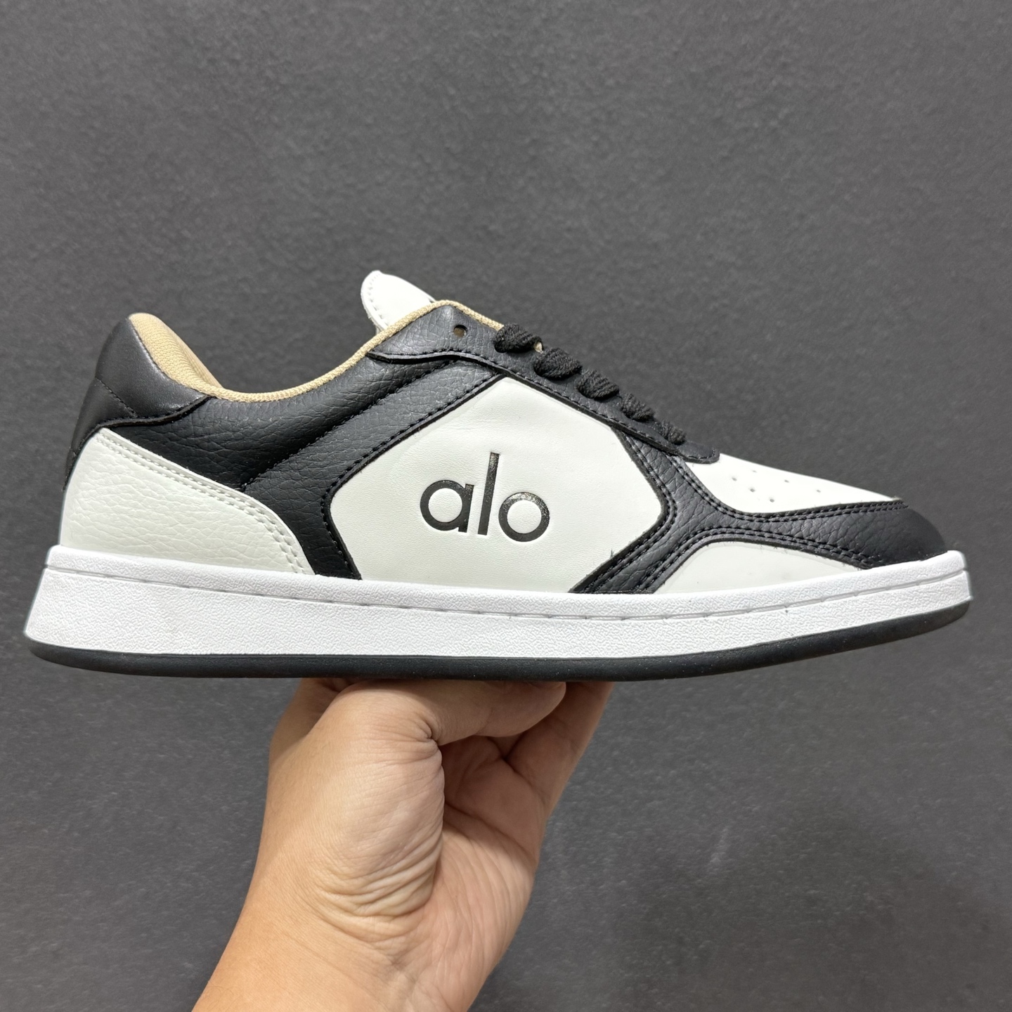 Alo Yoga Sunset Sneaker 徳训生活休闲鞋 26251