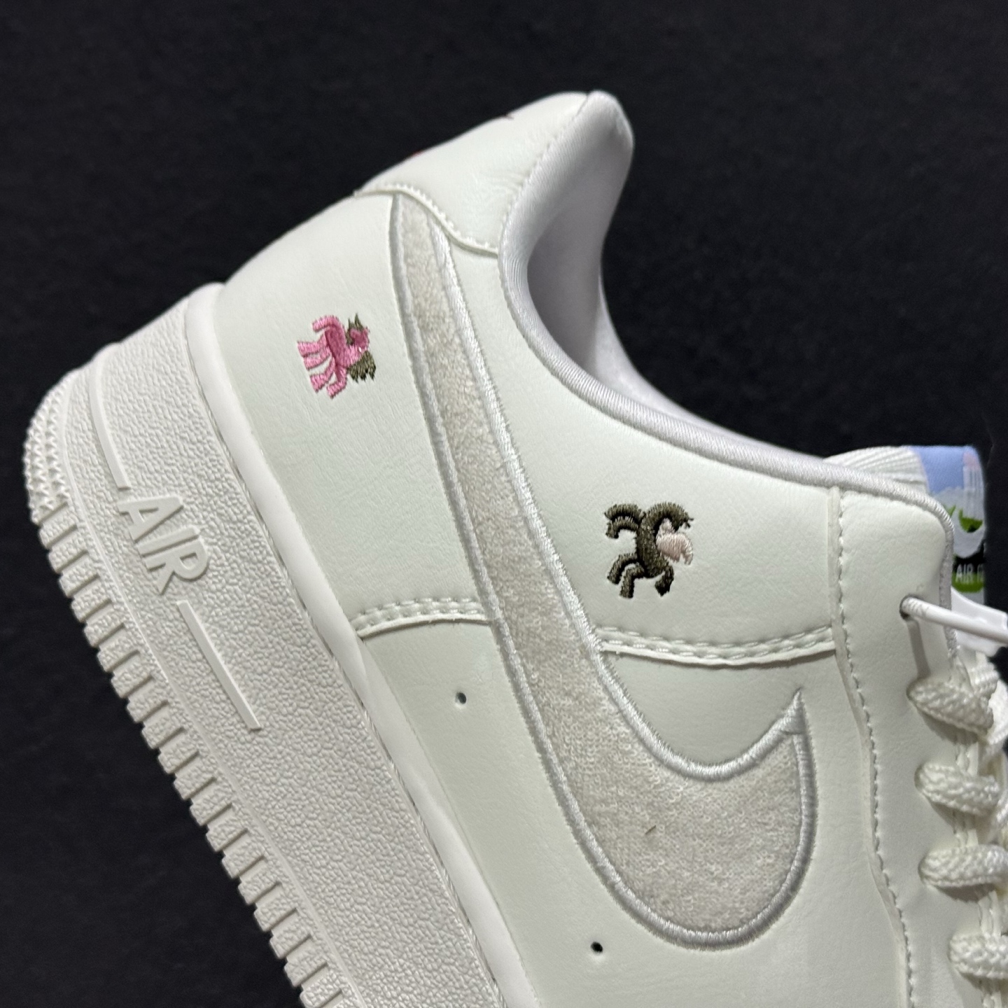 Nike Air Force 1 Low 马年限定 IQ1143-100