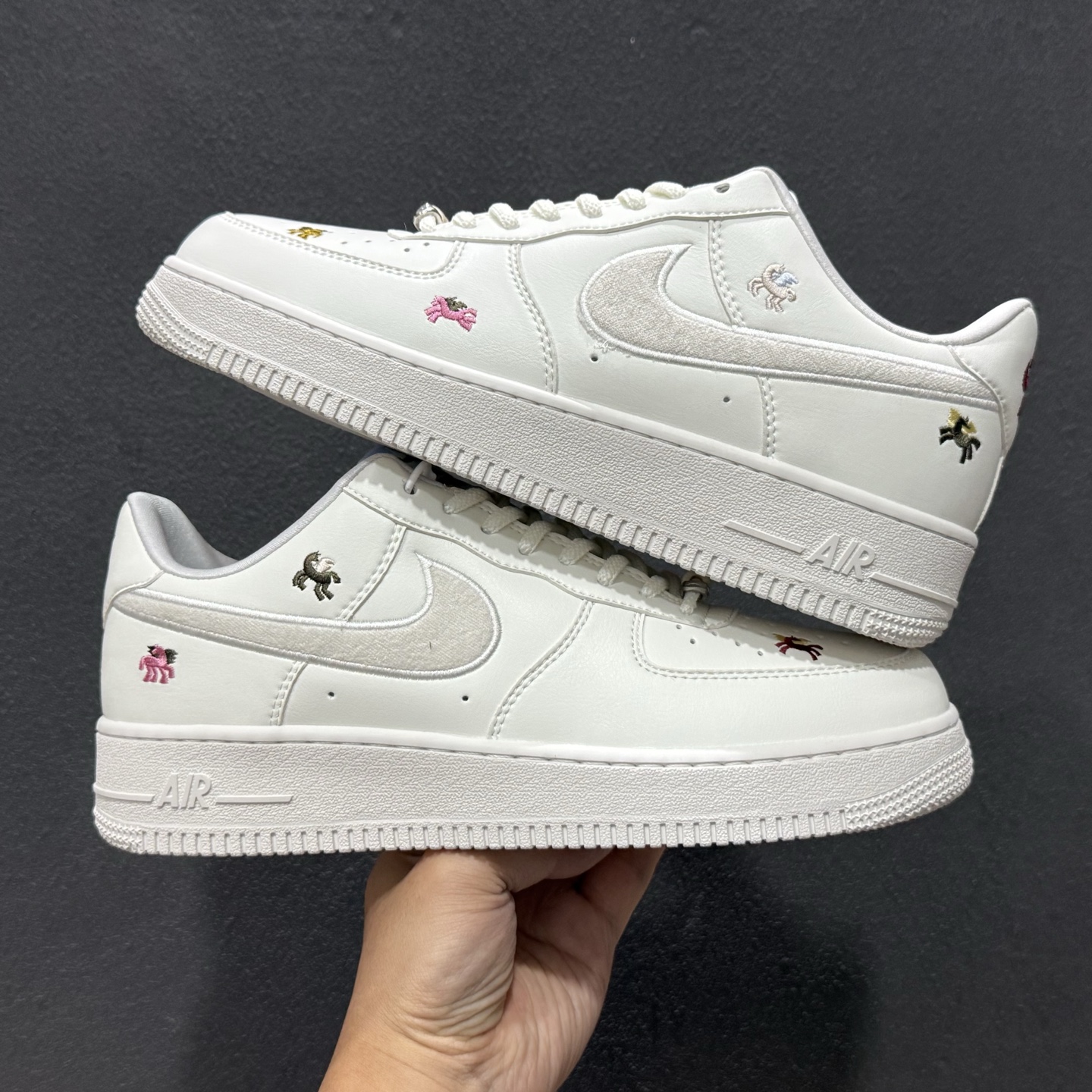 Nike Air Force 1 Low 马年限定 IQ1143-100