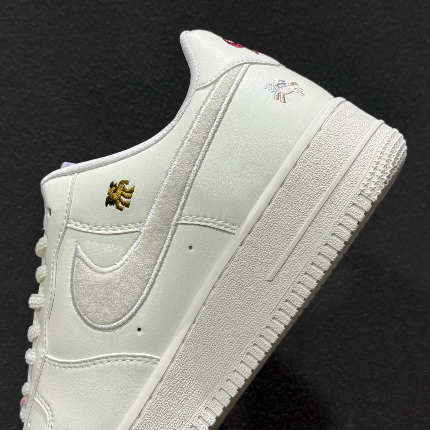 Nike Air Force 1 Low 马年限定 IQ1143-100 Nike Air Force 1 Low 马年限定 IQ1143-100