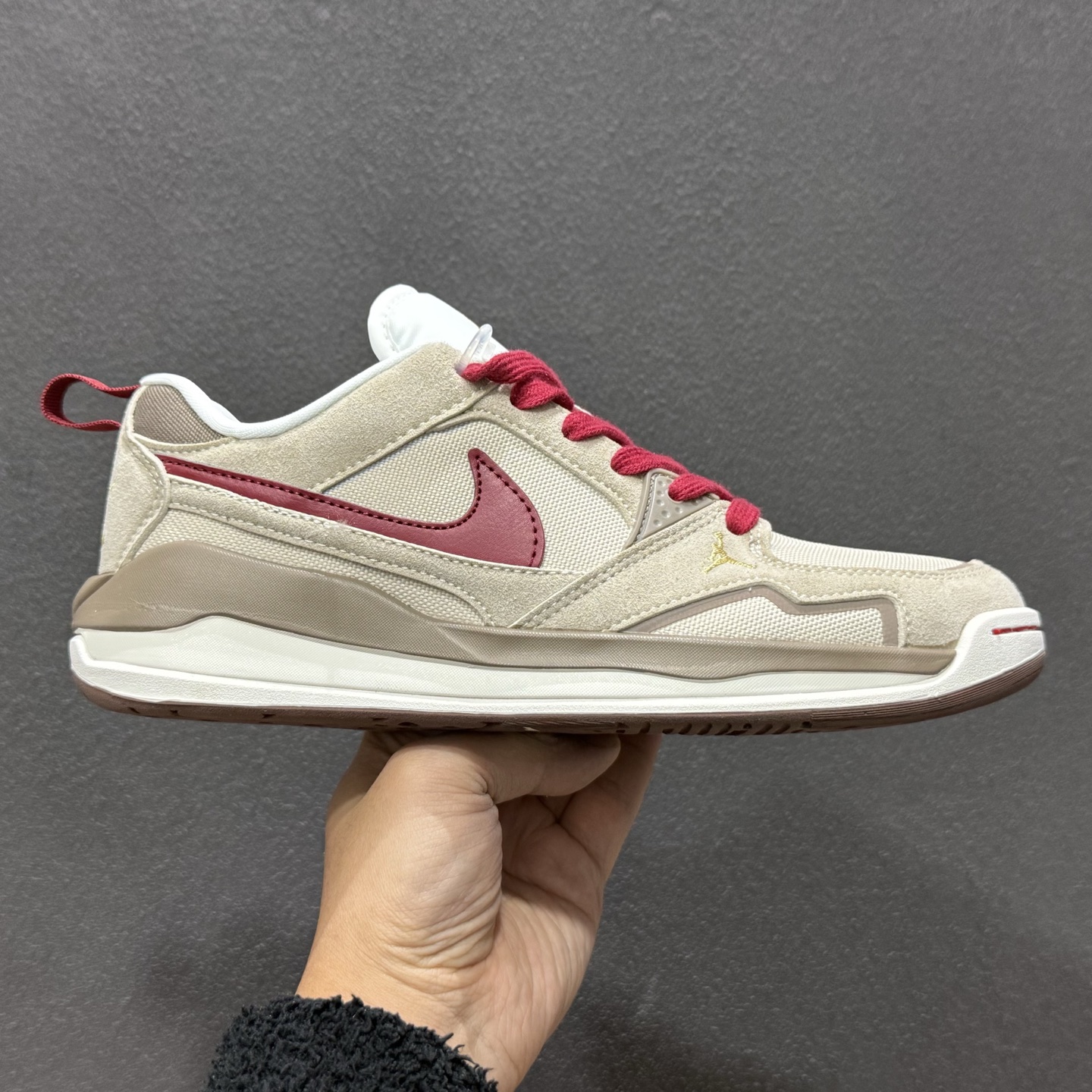Nike Air Jordan CMFT Era 马年限定 舒适简约低帮运动鞋 IQ9781-261 Nike Air Jordan CMFT Era 马年限定 舒适简约低帮运动鞋 IQ9781-261