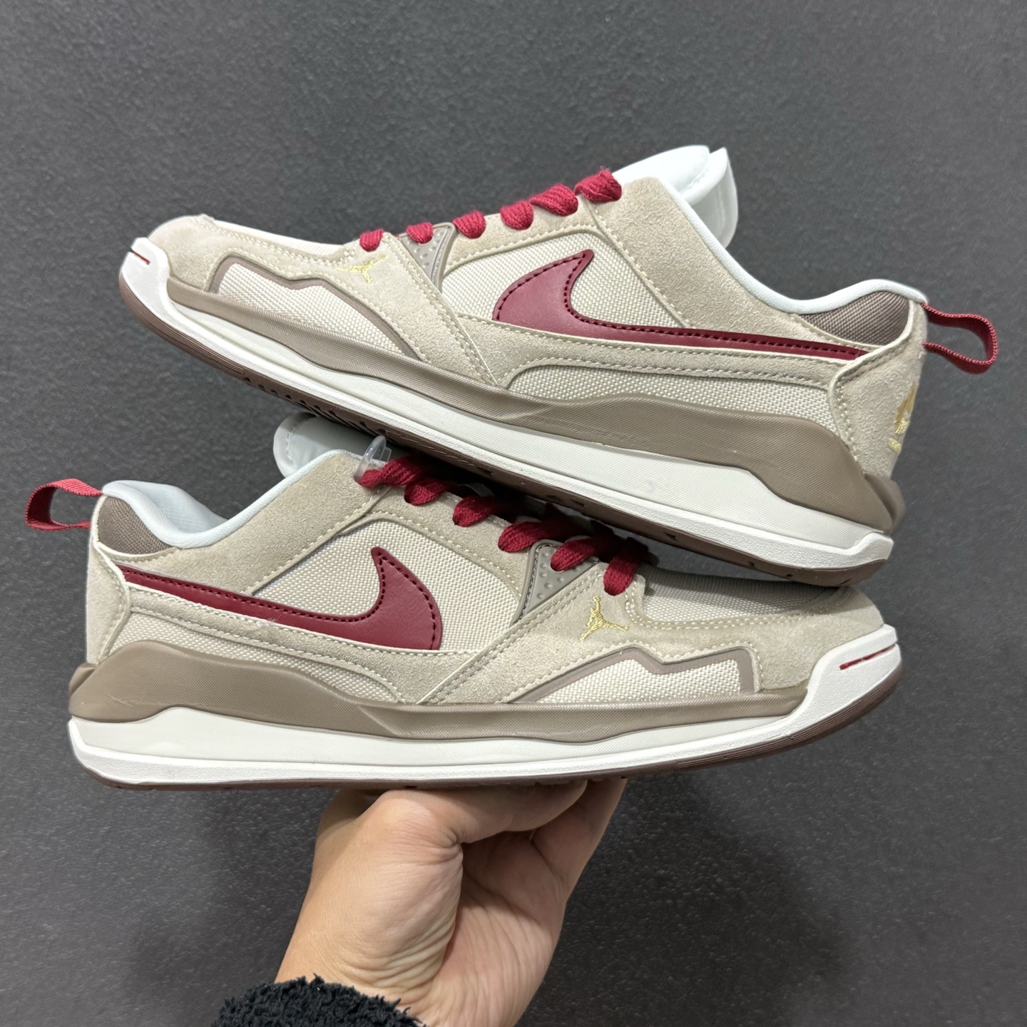 Nike Air Jordan CMFT Era 马年限定 舒适简约低帮运动鞋 IQ9781-261 Nike Air Jordan CMFT Era 马年限定 舒适简约低帮运动鞋 IQ9781-261