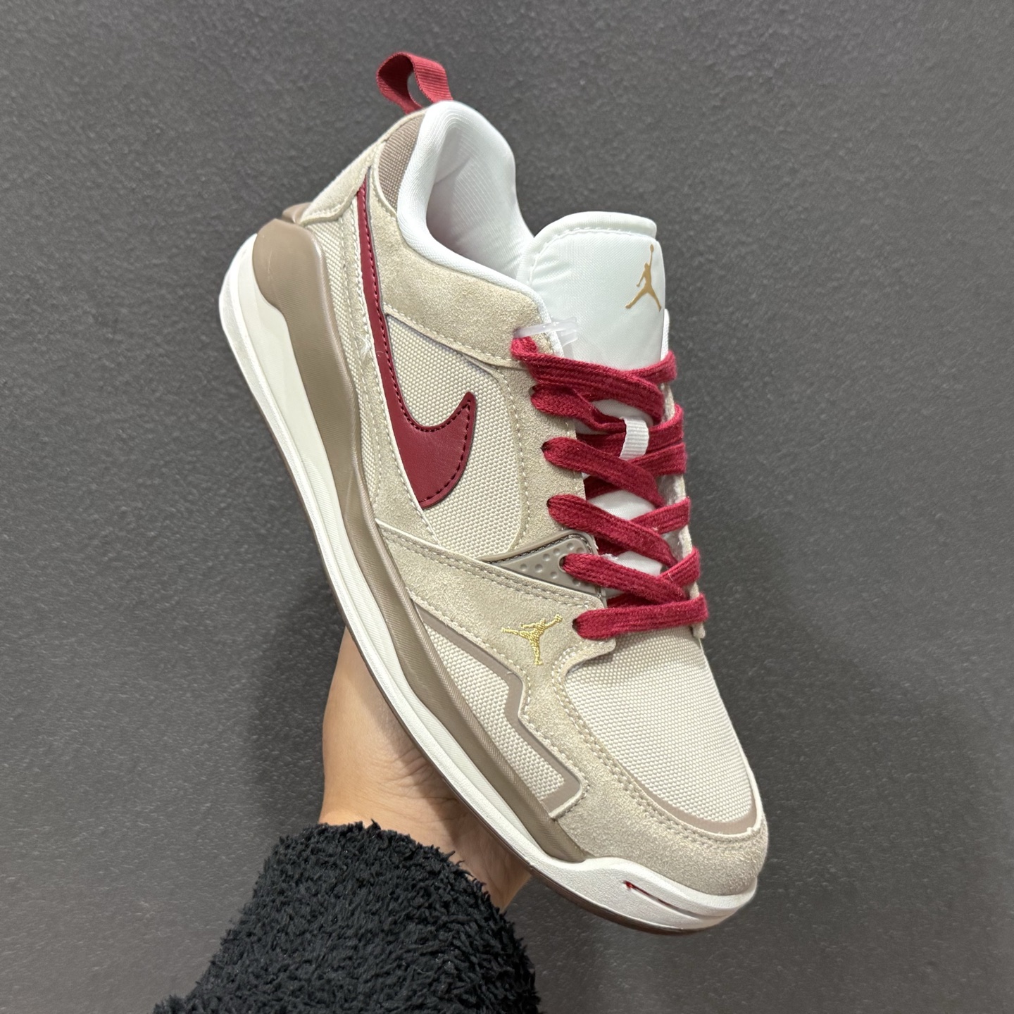 Nike Air Jordan CMFT Era 马年限定 舒适简约低帮运动鞋 IQ9781-261 Nike Air Jordan CMFT Era 马年限定 舒适简约低帮运动鞋 IQ9781-261