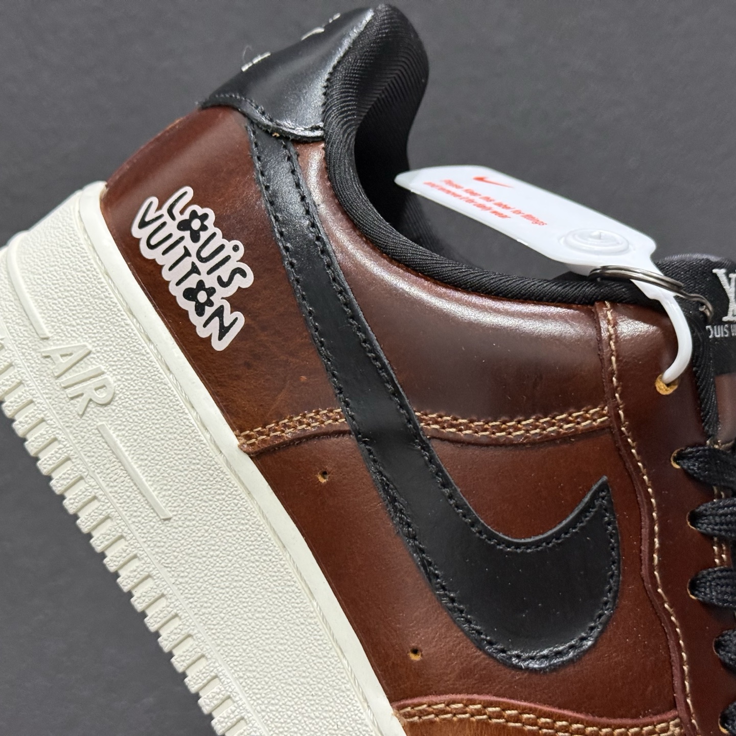 NIke Air Force 1 '07 Low “LV联名--棕黑白底” 空军一号低帮 运动鞋 DF0188-120