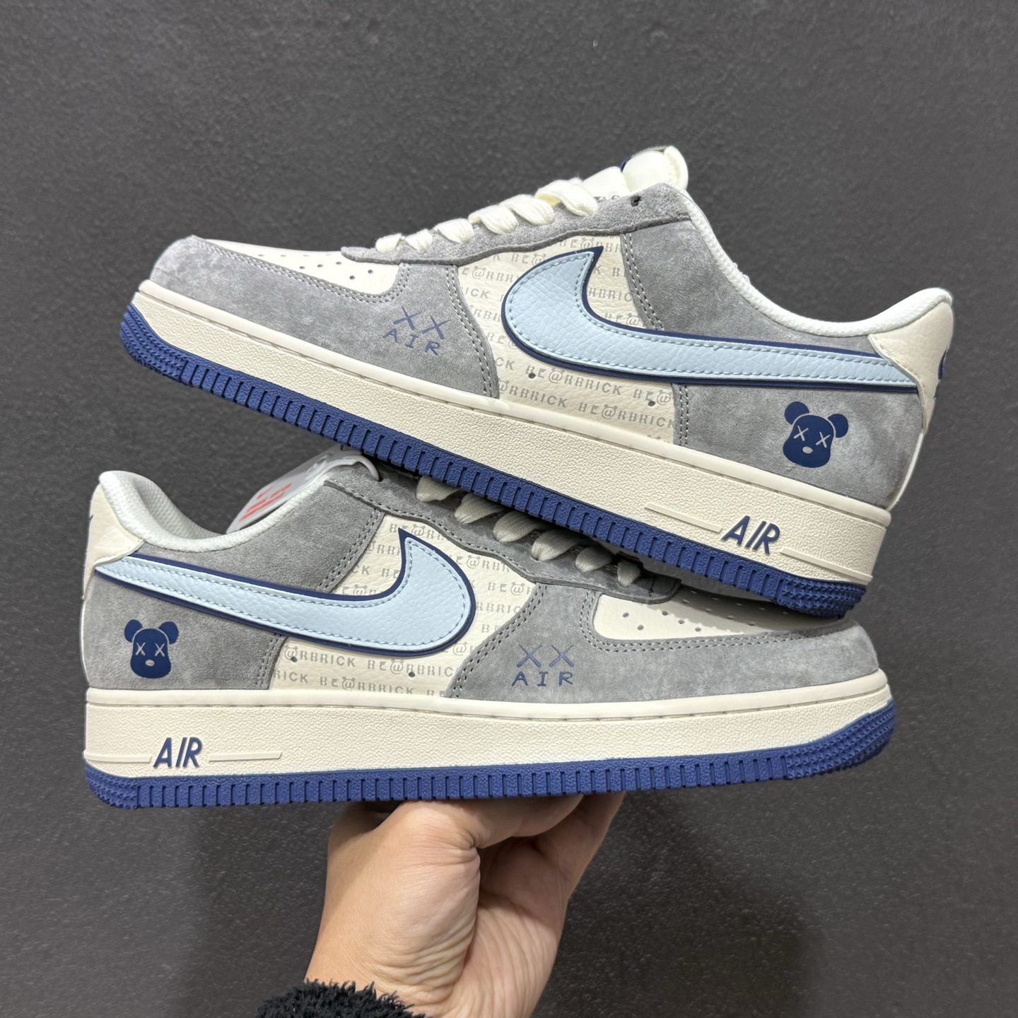 高端定制Nike Air Force 1 '07 Low “暴力熊联名------ 白蓝灰麂皮” 高端定制 低帮休闲板鞋 XD9314-610 高端定制Nike Air Force 1 '07 Low “暴力熊联名------ 白蓝灰麂皮” 高端定制 低帮休闲板鞋 XD9314-610