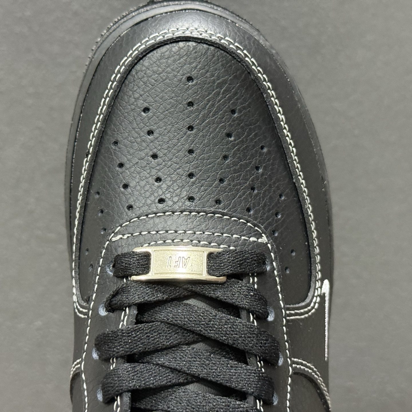 爆款定制 二次元主题 Nike Air Force 1 Low’07 黑银小勾 空军一号低帮休闲板鞋 ZH0316-154
