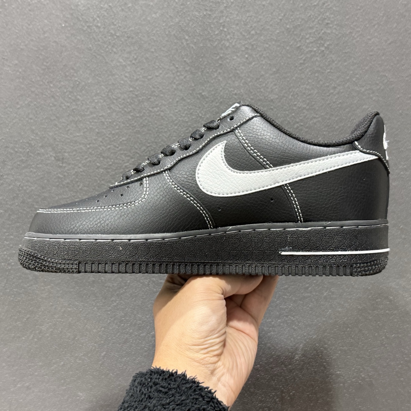 爆款定制 二次元主题 Nike Air Force 1 Low’07 黑银小勾 空军一号低帮休闲板鞋 ZH0316-154