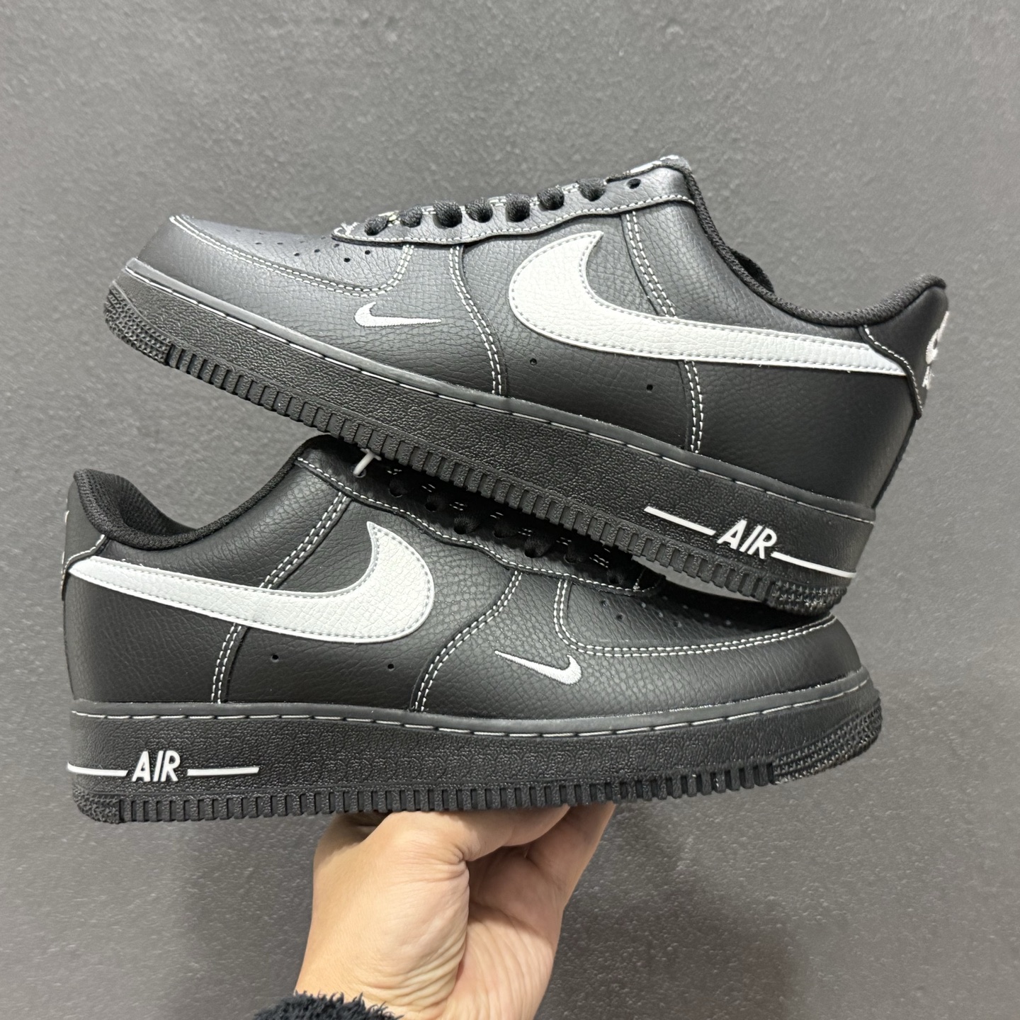 爆款定制 二次元主题 Nike Air Force 1 Low’07 黑银小勾 空军一号低帮休闲板鞋 ZH0316-154