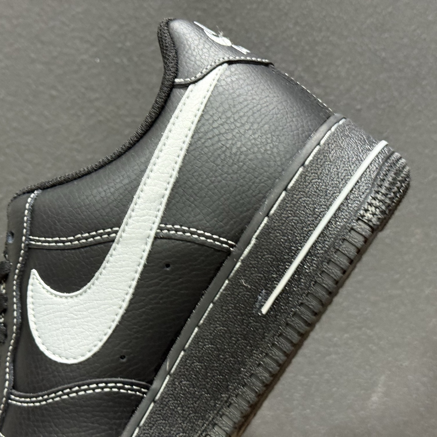 爆款定制 二次元主题 Nike Air Force 1 Low’07 黑银小勾 空军一号低帮休闲板鞋 ZH0316-154
