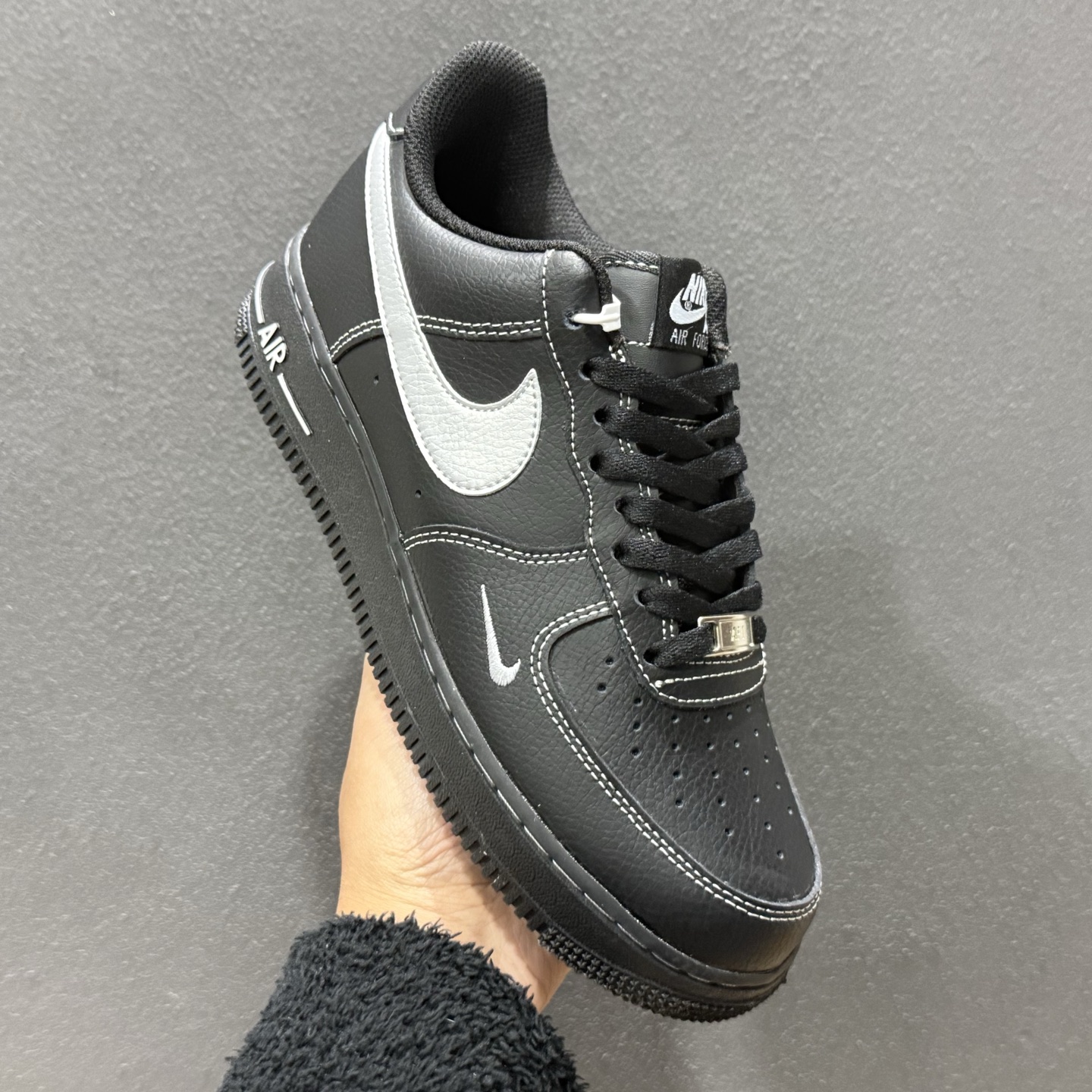 爆款定制 二次元主题 Nike Air Force 1 Low’07 黑银小勾 空军一号低帮休闲板鞋 ZH0316-154