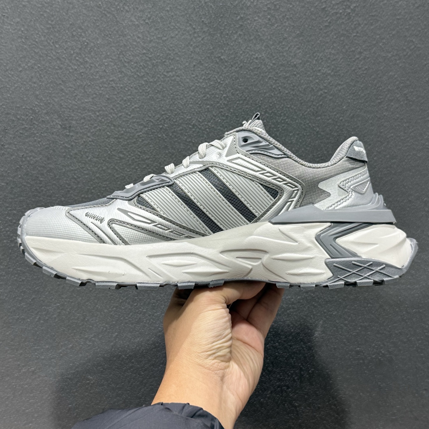 220 Adidas XLG StoEdge 阿迪复古透气休闲运动鞋 KK1002-219-Chinese UA Cheap High Quatity Brand Clothes Bags handbags Sneakers wholesale wholesaler seller from China Factory suppliers Fashion Clothing Shoes best Quality Beautiful Price 220 Adidas XLG StoEdge 阿迪复古透气休闲运动鞋 KK1002-219