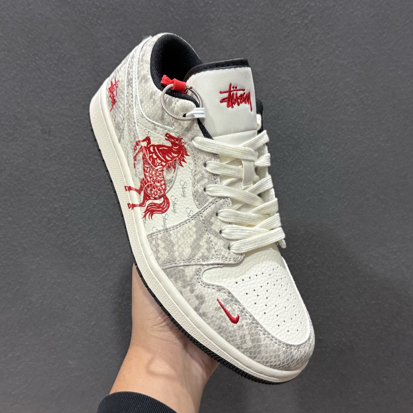 Nike Jordan Air Jordan 1“ 马年限定——龙马精神” 高端定制 低帮 复古 减震 防滑 耐磨 篮球鞋 FC7688-200