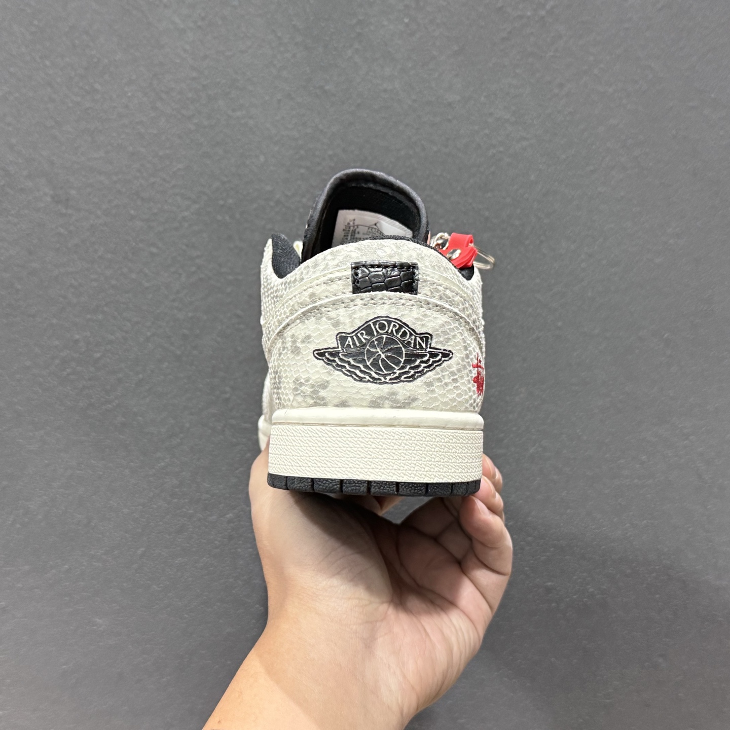 Nike Jordan Air Jordan 1“ 马年限定——龙马精神” 高端定制 低帮 复古 减震 防滑 耐磨 篮球鞋 FC7688-200