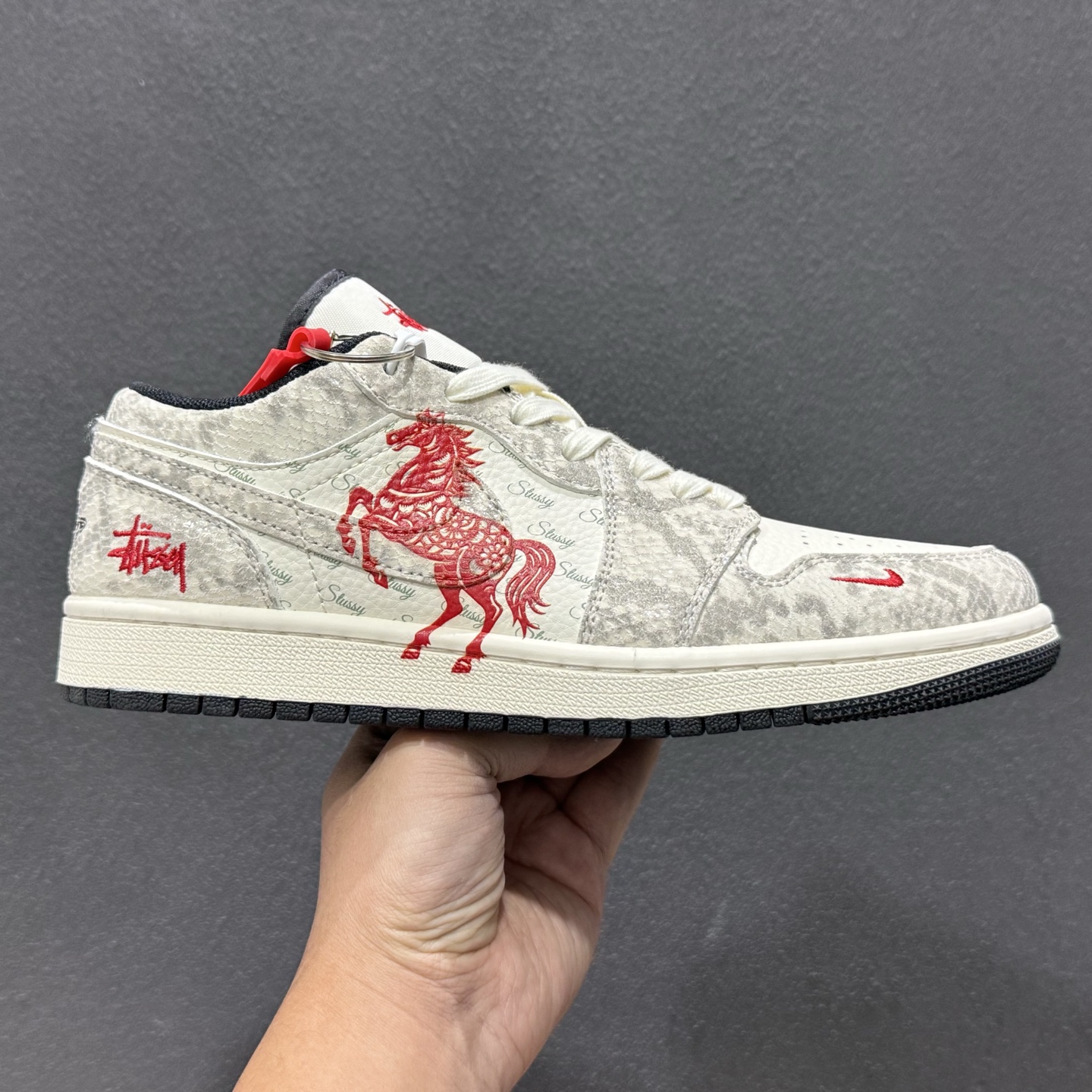 Nike Jordan Air Jordan 1“ 马年限定——龙马精神” 高端定制 低帮 复古 减震 防滑 耐磨 篮球鞋 FC7688-200