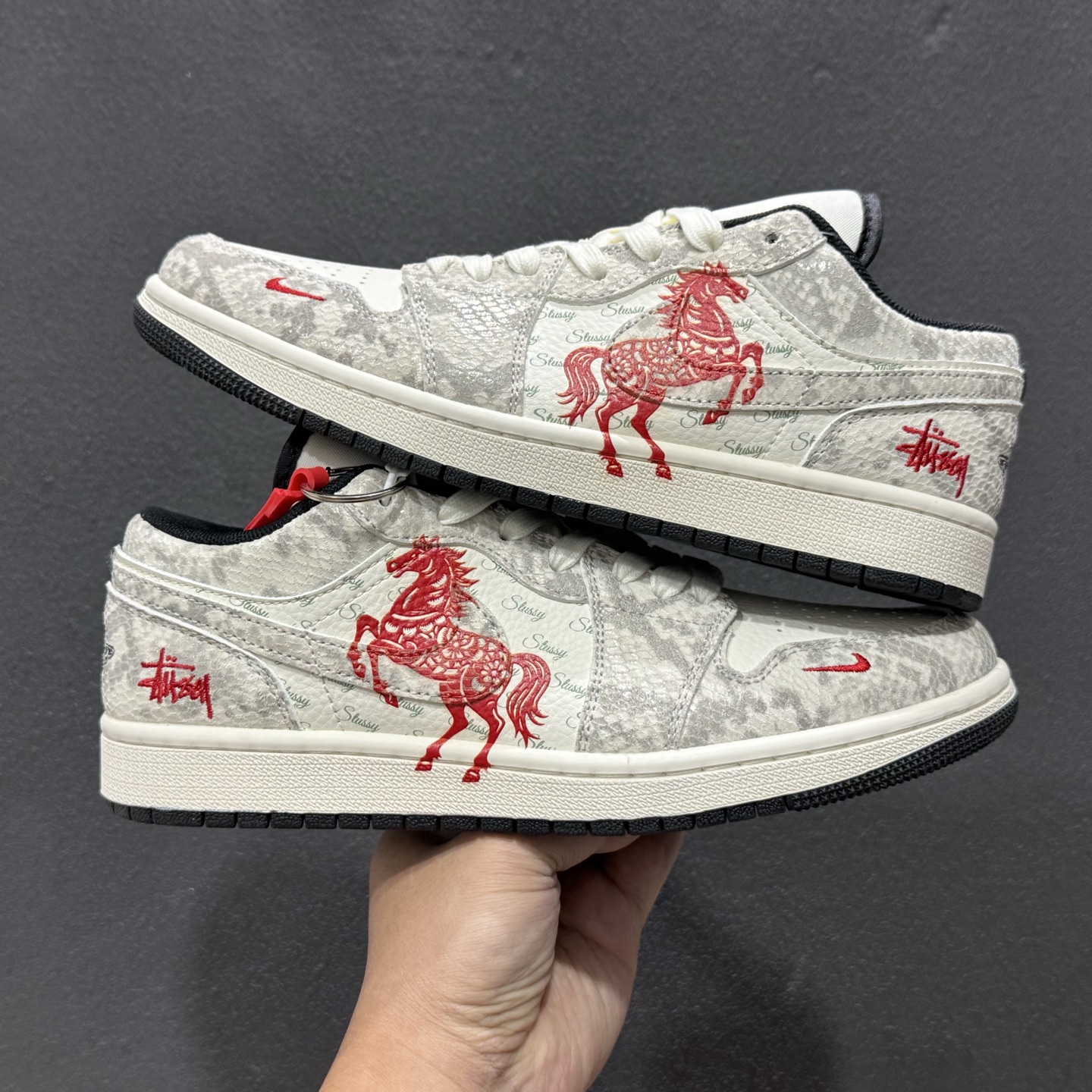 Nike Jordan Air Jordan 1“ 马年限定——龙马精神” 高端定制 低帮 复古 减震 防滑 耐磨 篮球鞋 FC7688-200