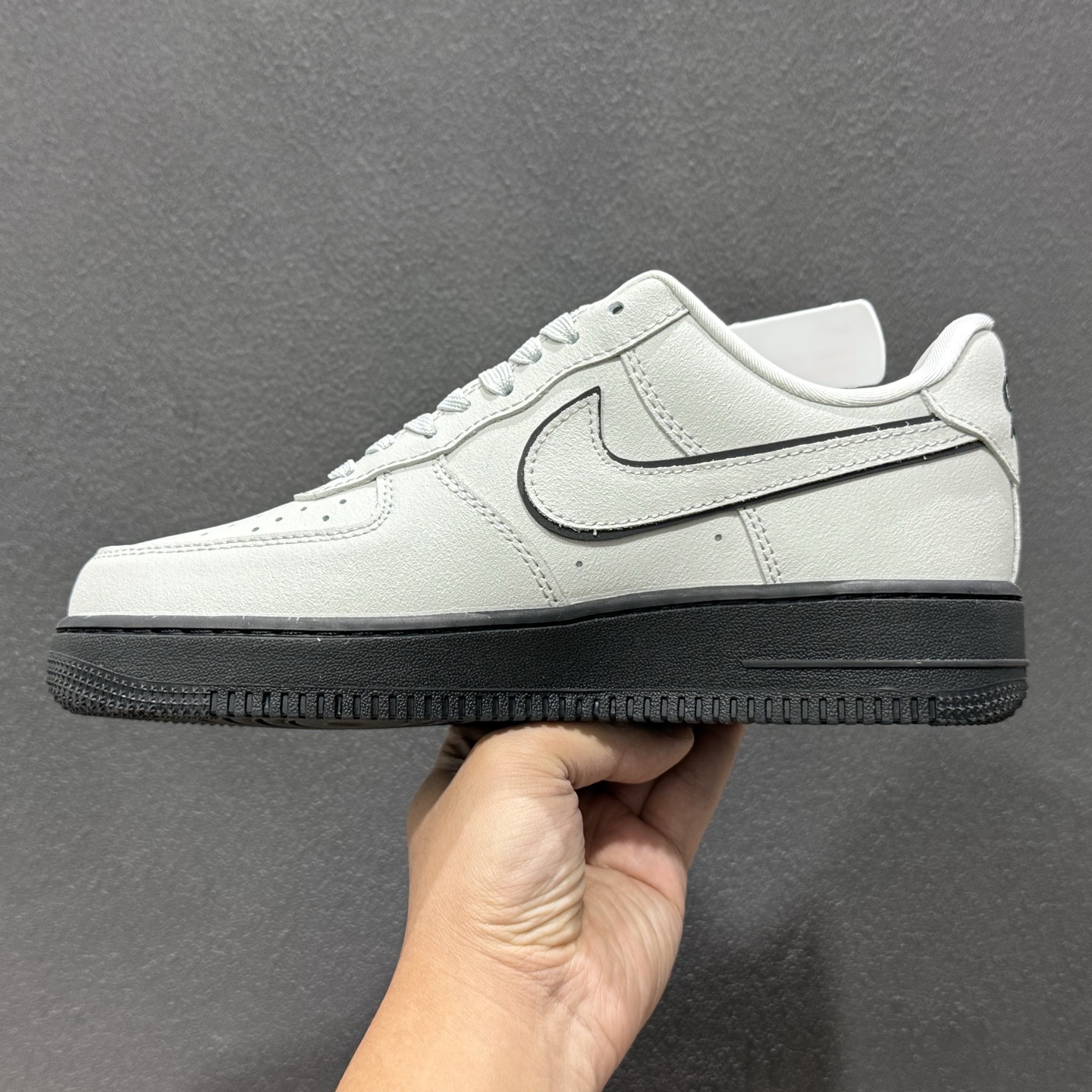 Nike Air Force 1'07 Low 冷调灰调碰撞酷黑 空军一号低帮休闲板鞋 XL1979-128