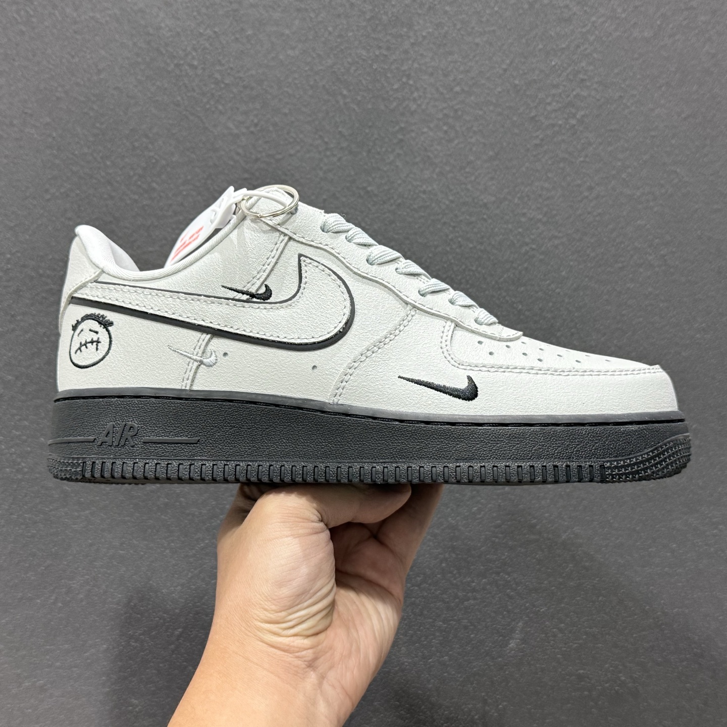 Nike Air Force 1’07 Low 冷调灰调碰撞酷黑 空军一号低帮休闲板鞋 XL1979-128