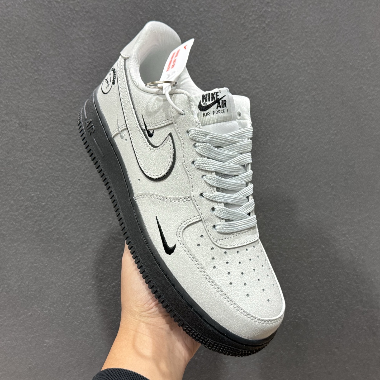 Nike Air Force 1'07 Low 冷调灰调碰撞酷黑 空军一号低帮休闲板鞋 XL1979-128