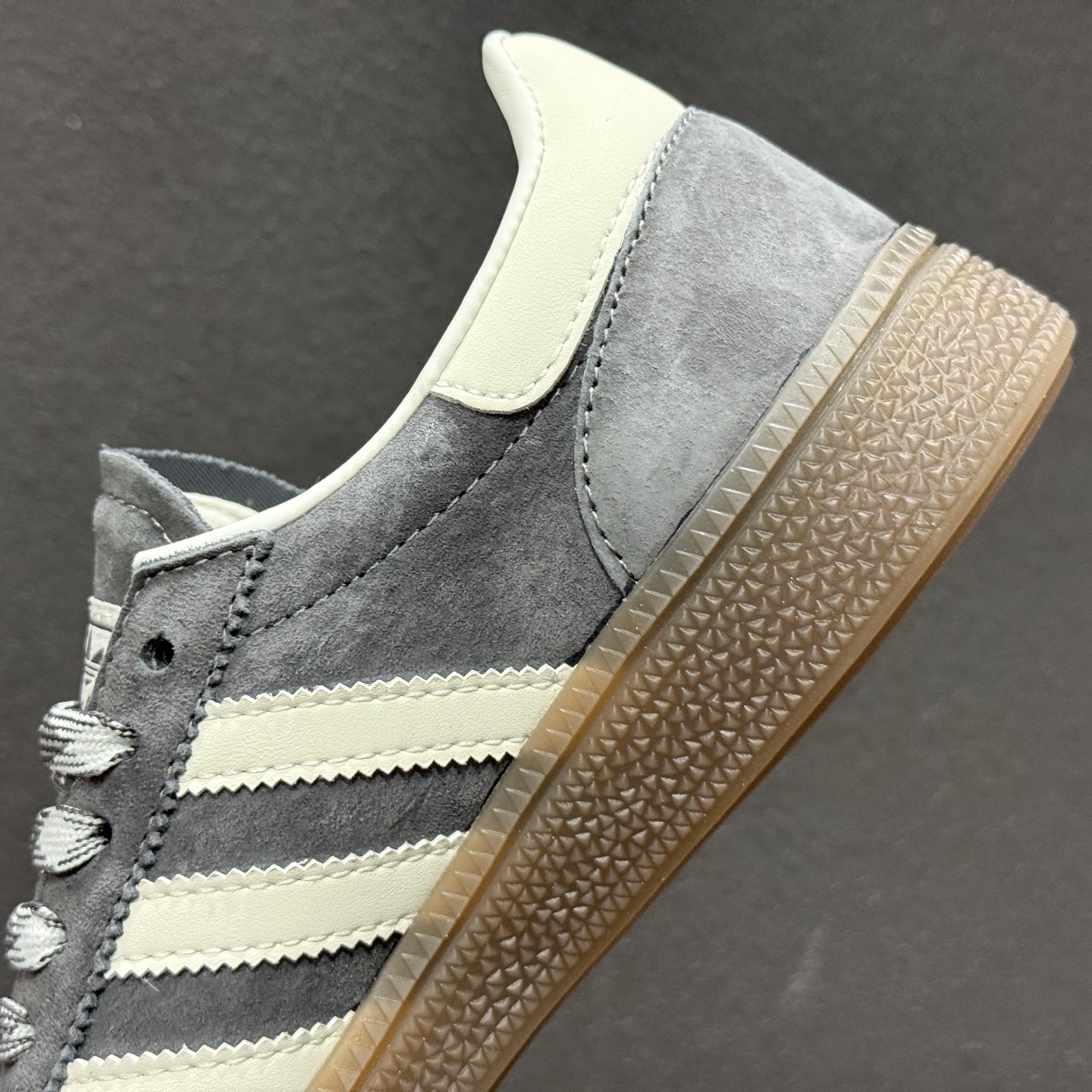 150 Adidas Handball Spezial KJ6303 阿迪达斯经典复古休闲板鞋-Chinese UA Cheap High Quatity Brand Clothes Bags handbags Sneakers wholesale wholesaler seller from China Factory suppliers Fashion Clothing Shoes best Quality Beautiful Price 150 Adidas Handball Spezial KJ6303 阿迪达斯经典复古休闲板鞋