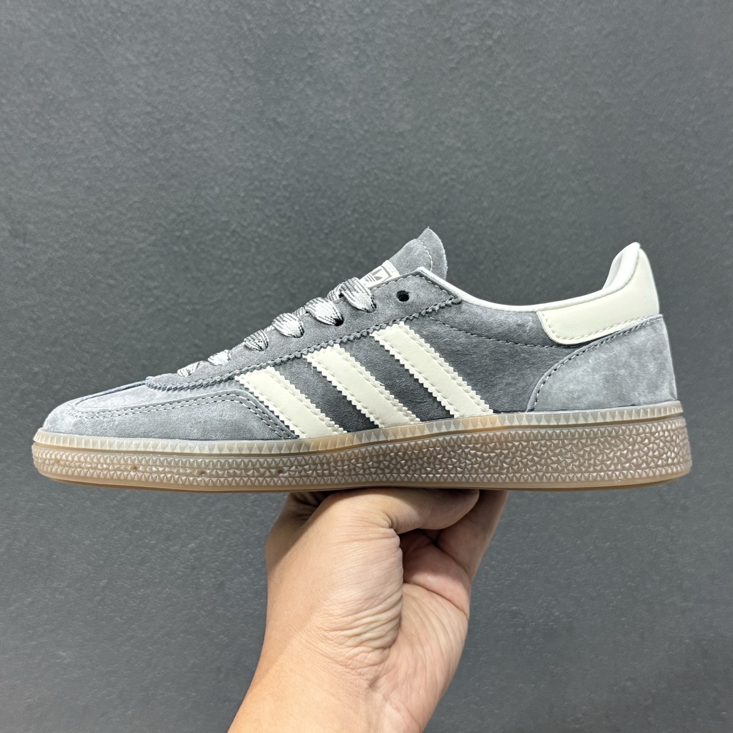 150 Adidas Handball Spezial KJ6303 阿迪达斯经典复古休闲板鞋-Chinese UA Cheap High Quatity Brand Clothes Bags handbags Sneakers wholesale wholesaler seller from China Factory suppliers Fashion Clothing Shoes best Quality Beautiful Price 150 Adidas Handball Spezial KJ6303 阿迪达斯经典复古休闲板鞋