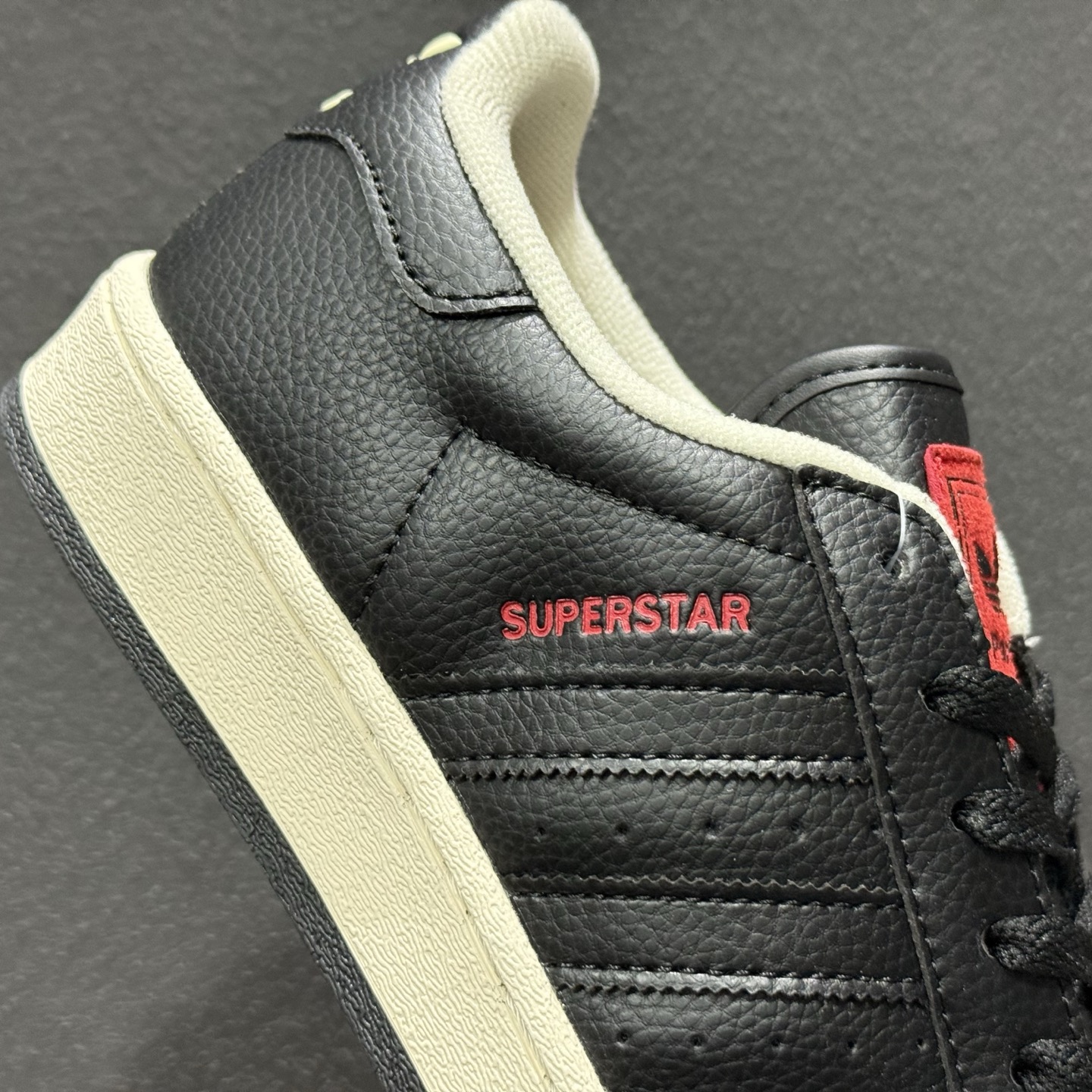 140 平台订单 adidas originals SUPERSTAR Paris 黑红 JQ3223-132-Chinese UA Cheap High Quatity Brand Clothes Bags handbags Sneakers wholesale wholesaler seller from China Factory suppliers Fashion Clothing Shoes best Quality Beautiful Price 140 平台订单 adidas originals SUPERSTAR Paris 黑红 JQ3223-132