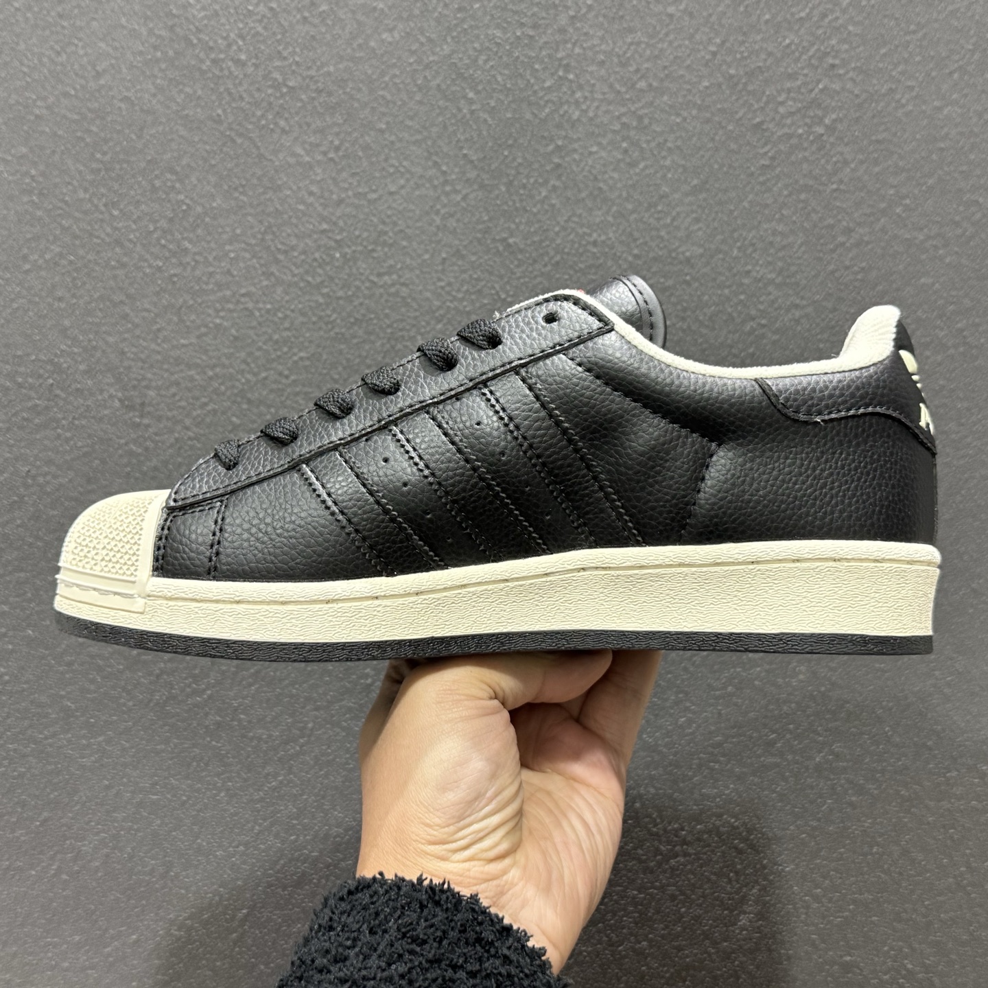 140 平台订单 adidas originals SUPERSTAR Paris 黑红 JQ3223-132-Chinese UA Cheap High Quatity Brand Clothes Bags handbags Sneakers wholesale wholesaler seller from China Factory suppliers Fashion Clothing Shoes best Quality Beautiful Price 140 平台订单 adidas originals SUPERSTAR Paris 黑红 JQ3223-132