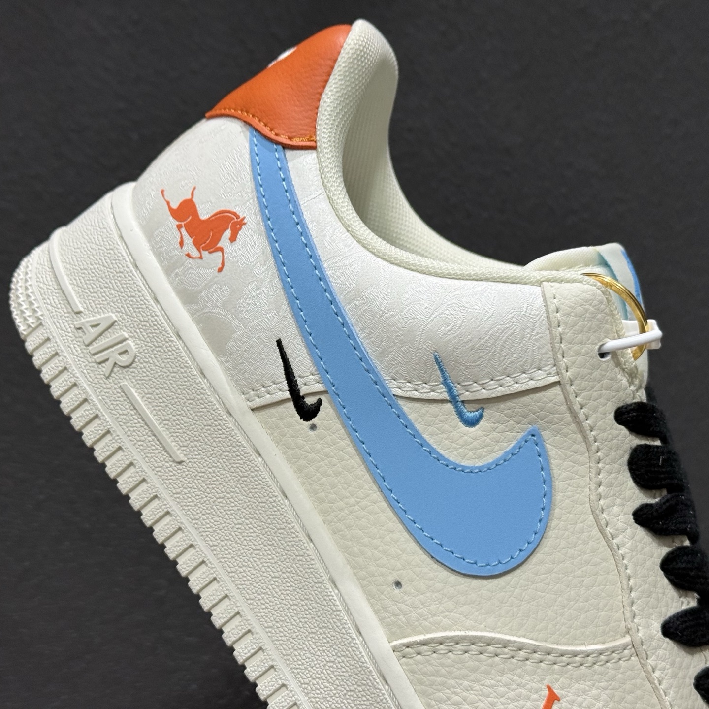 Nike Air Force 1'07 Low 联名马年限定 彩色拼接丝绸 空军一号低帮休闲板鞋 FV3694-100
