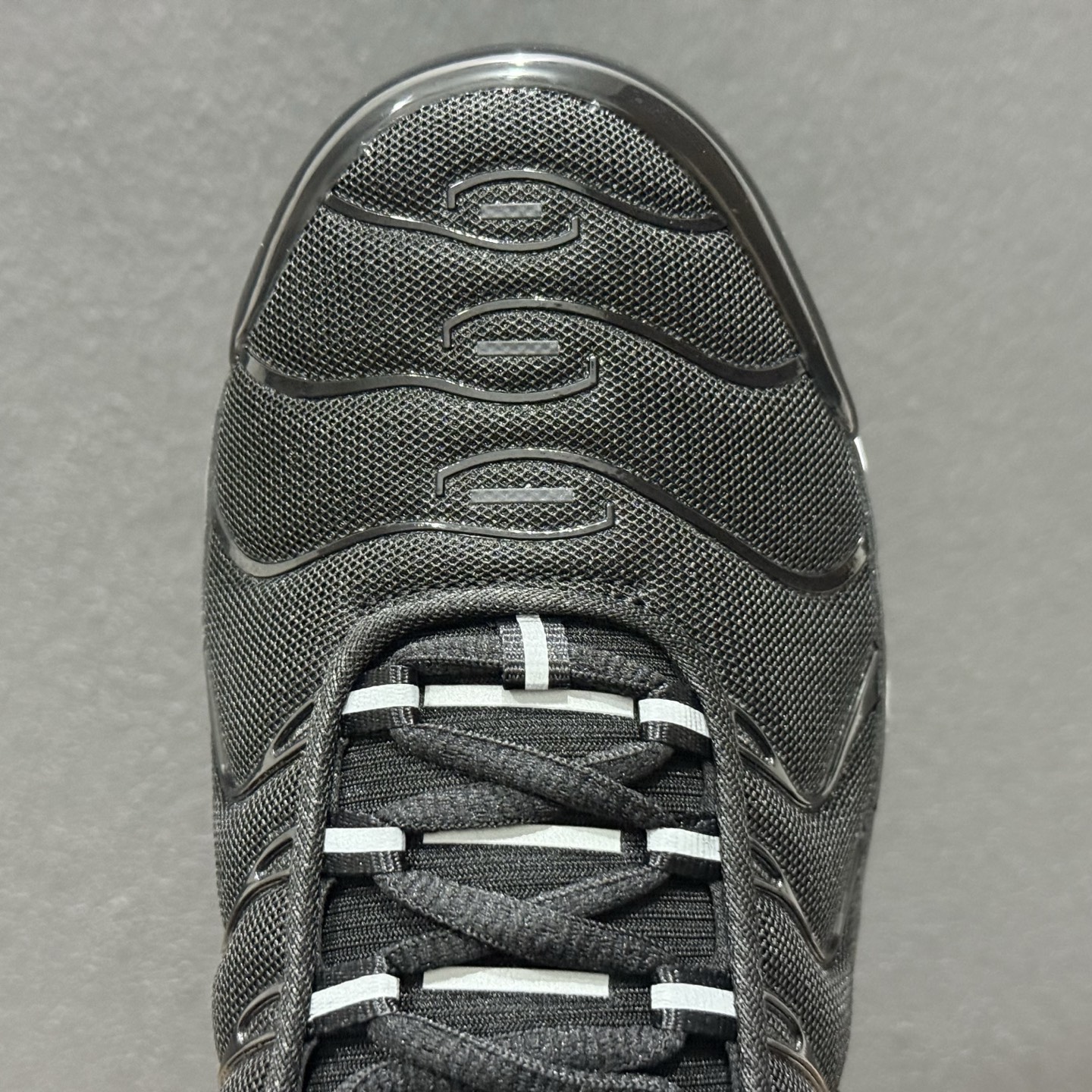 300 Nike Air Max Plus 跑步鞋 黑白色 MAX版纯原生产线出品 DM2362-001-Chinese UA Cheap High Quatity Brand Clothes Bags handbags Sneakers wholesale wholesaler seller from China Factory suppliers Fashion Clothing Shoes best Quality Beautiful Price 300 Nike Air Max Plus 跑步鞋 黑白色 MAX版纯原生产线出品 DM2362-001