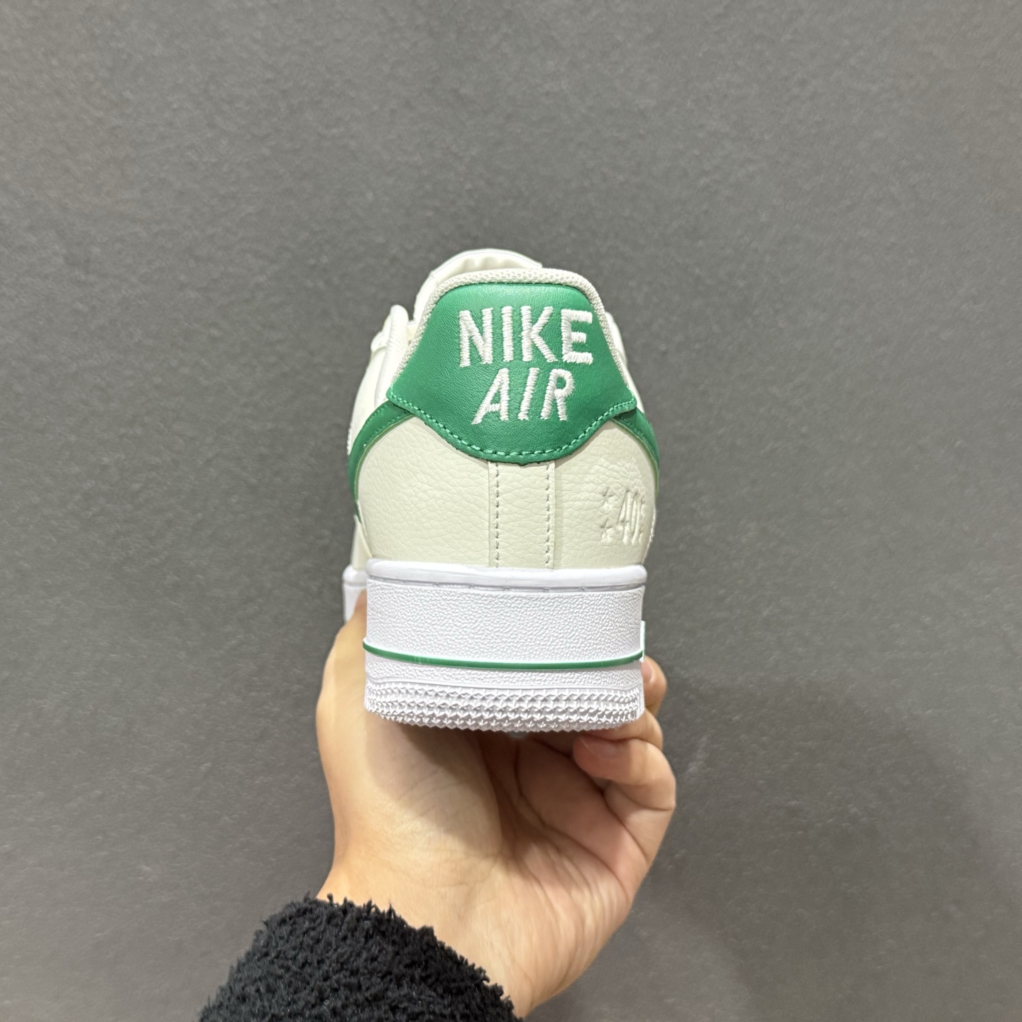 NIke Air Force 1 '07 Low 北面联名-米白小勾 空军一号低帮 运动鞋 7582-101 NIke Air Force 1 '07 Low 北面联名-米白小勾 空军一号低帮 运动鞋 7582-101