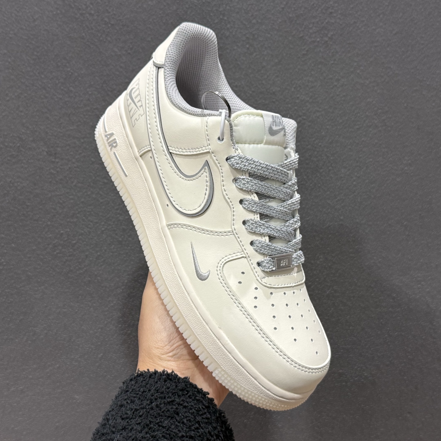 Nike Air Force 1'07 Low 联名 沙褐藏蓝 空军一号低帮休闲板鞋 SM6668-133 Nike Air Force 1'07 Low 联名 沙褐藏蓝 空军一号低帮休闲板鞋 SM6668-133