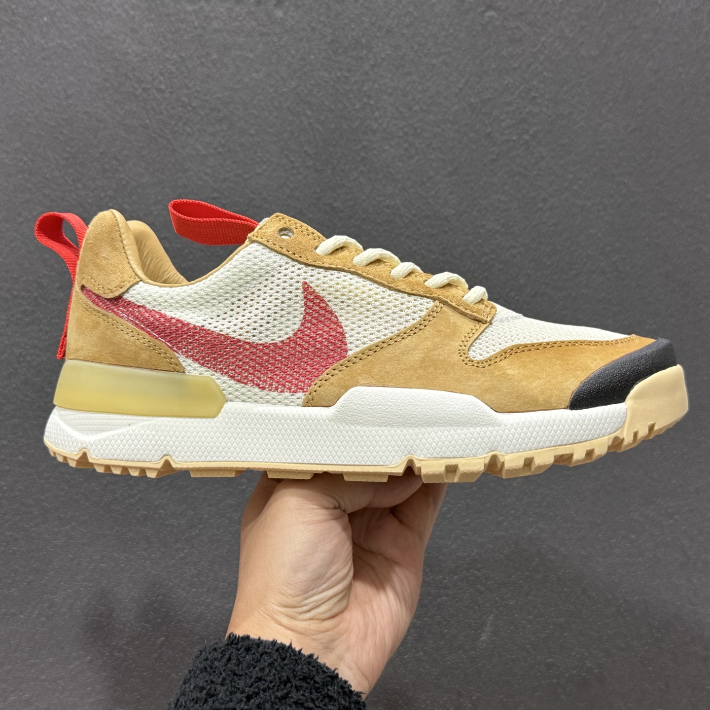 Tom Sachs x Nike Craft Mars Yard 2.0 联名宇航员 神游太空 百搭休闲运动透气慢跑鞋 IF2885-100 Tom Sachs x Nike Craft Mars Yard 2.0 联名宇航员 神游太空 百搭休闲运动透气慢跑鞋 IF2885-100