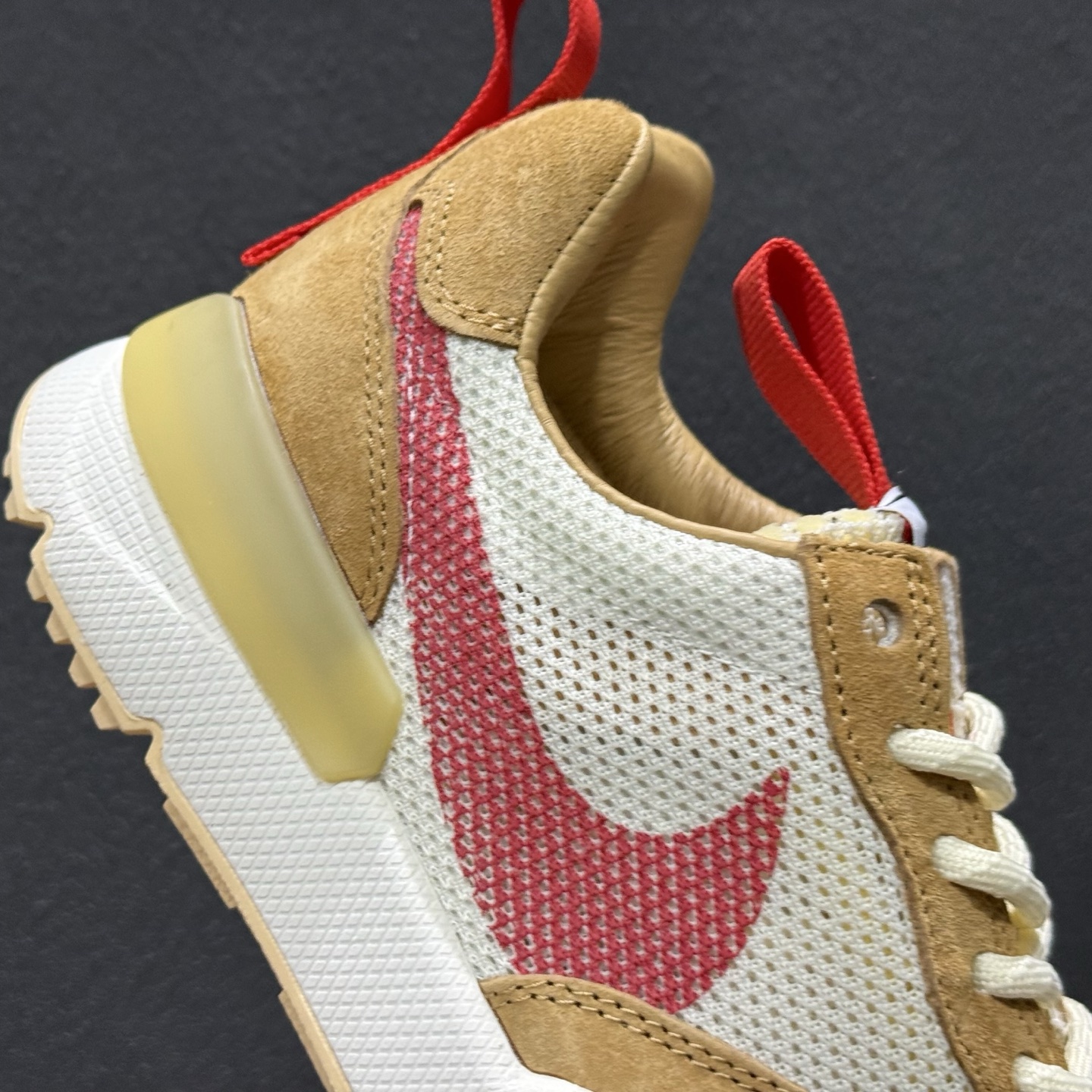 Tom Sachs x Nike Craft Mars Yard 2.0 联名宇航员 神游太空 百搭休闲运动透气慢跑鞋 IF2885-100 Tom Sachs x Nike Craft Mars Yard 2.0 联名宇航员 神游太空 百搭休闲运动透气慢跑鞋 IF2885-100